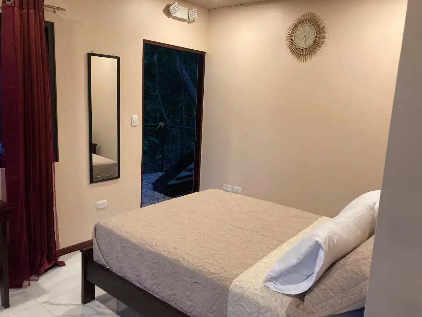 Double Room with Balcony in Mountain Top Park Hotel Double Room with Balcony in Mountain Top Park Hotel