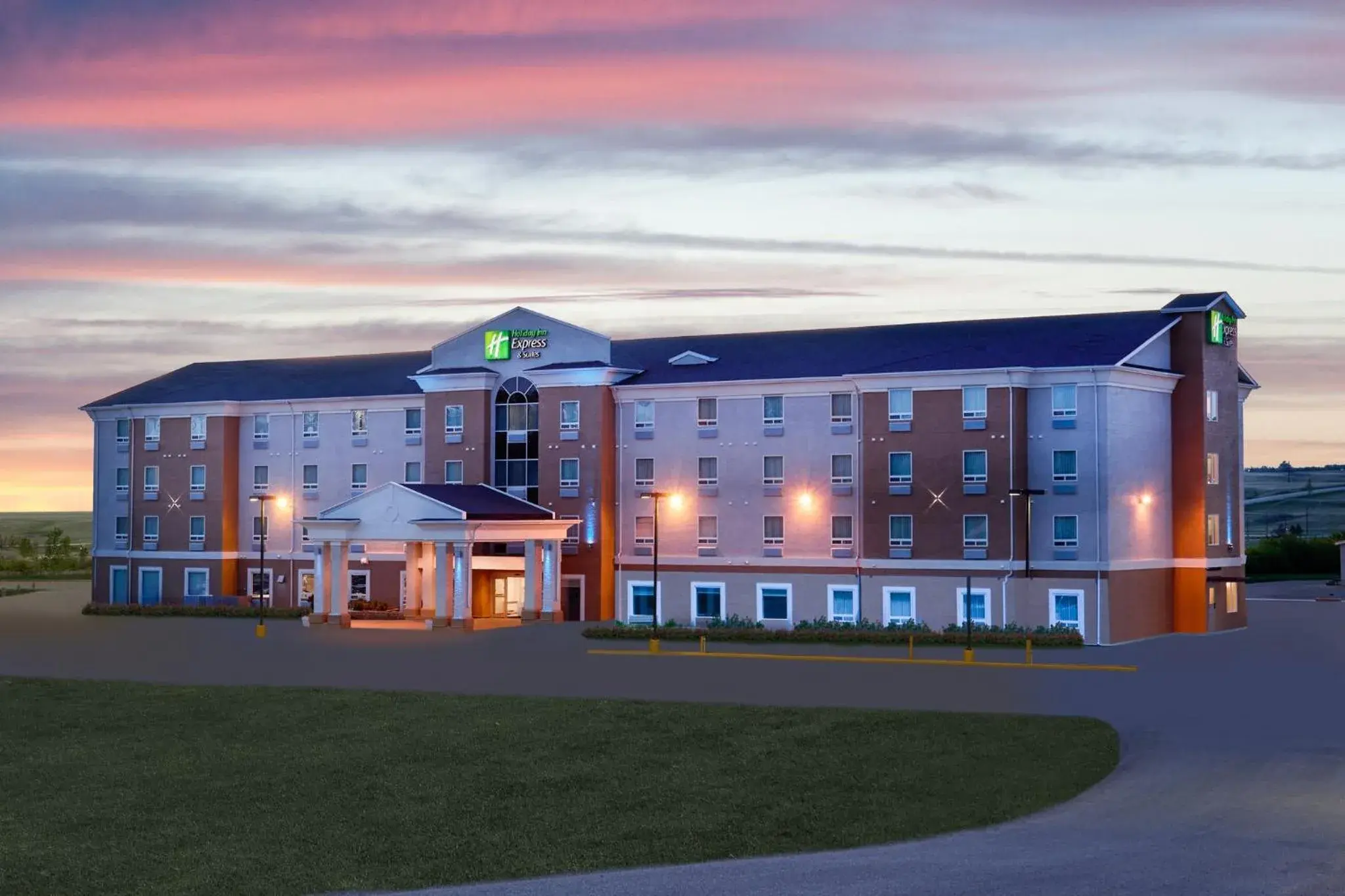 Property building in Holiday Inn Express Hotel & Suites Swift Current by IHG Property building in Holiday Inn Express Hotel & Suites Swift Current by IHG