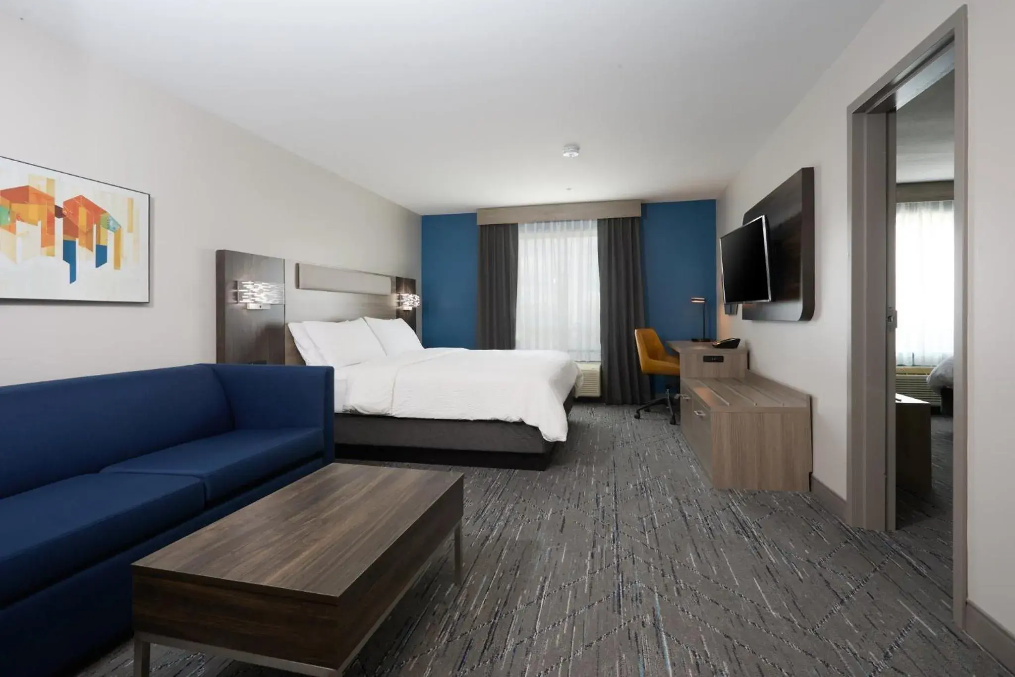 Photo of the whole room, Bed in Holiday Inn Express Hotel & Suites Swift Current by IHG Photo of the whole room, Bed in Holiday Inn Express Hotel & Suites Swift Current by IHG