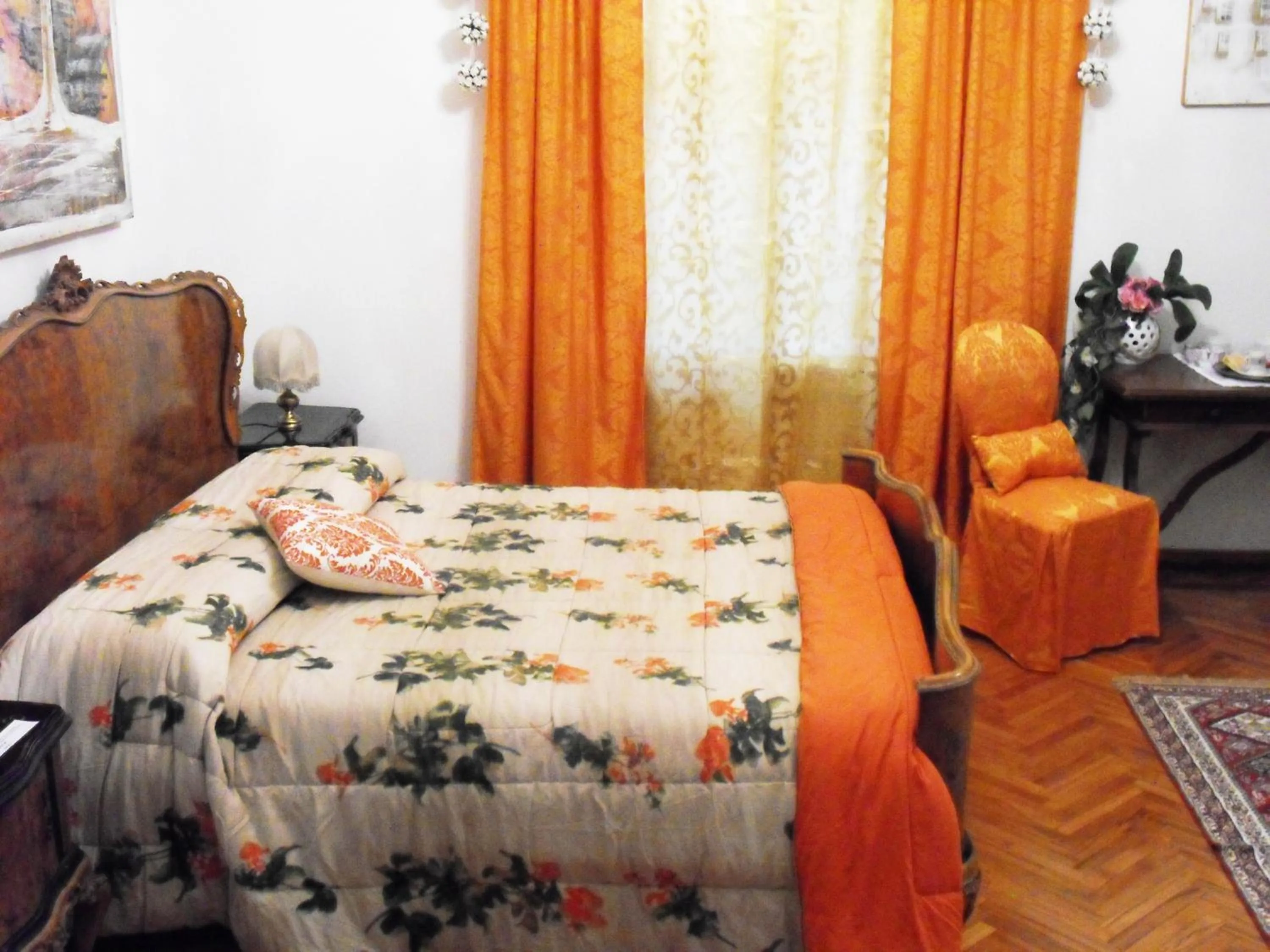 Photo of the whole room, Bed in Art&Coffee