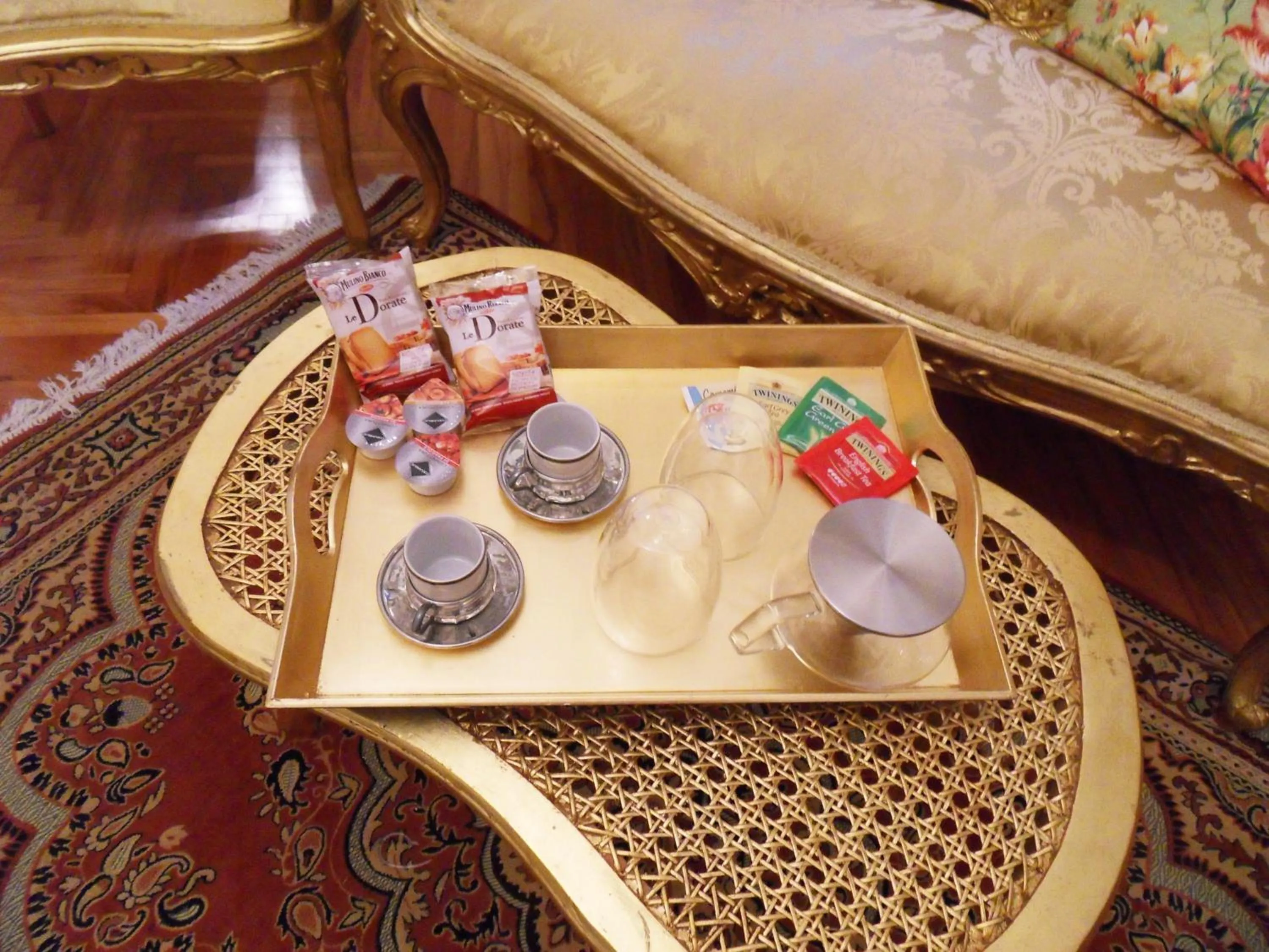 Coffee/tea facilities in Art&Coffee