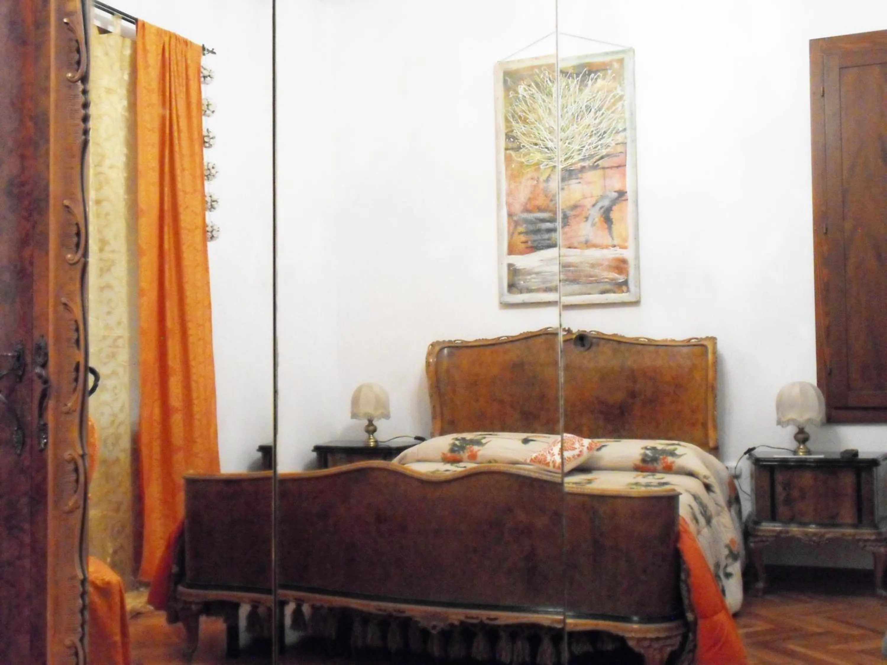 Photo of the whole room, Bed in Art&Coffee