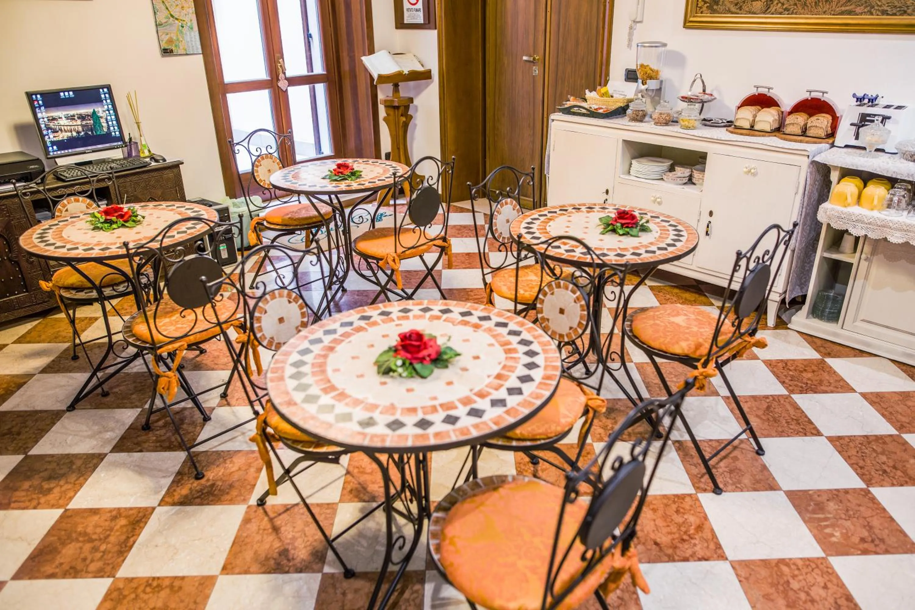 Restaurant/places to eat in Art&Coffee