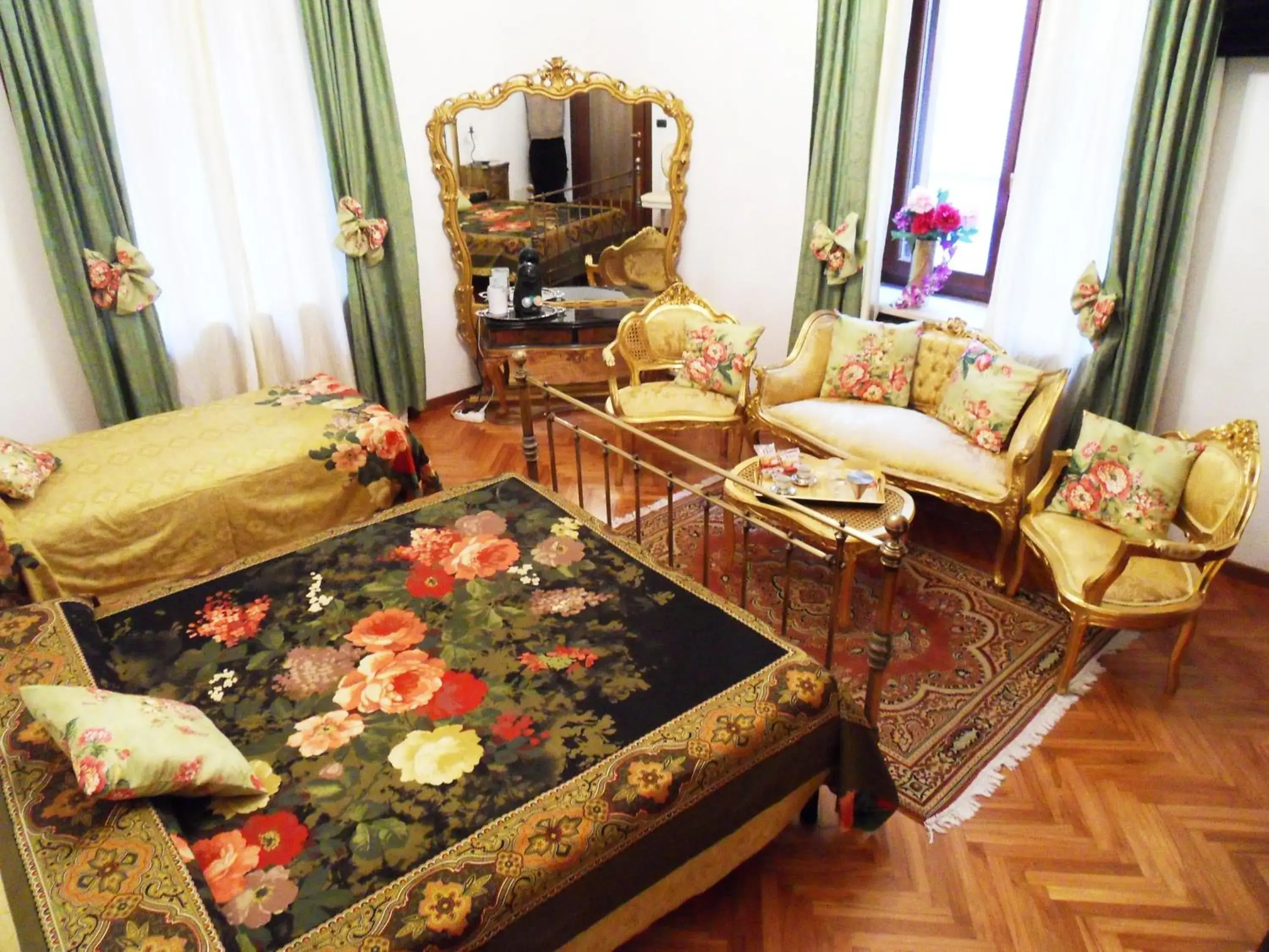 Triple Room with Private External Bathroom in Art&Coffee Triple Room with Private External Bathroom in Art&Coffee