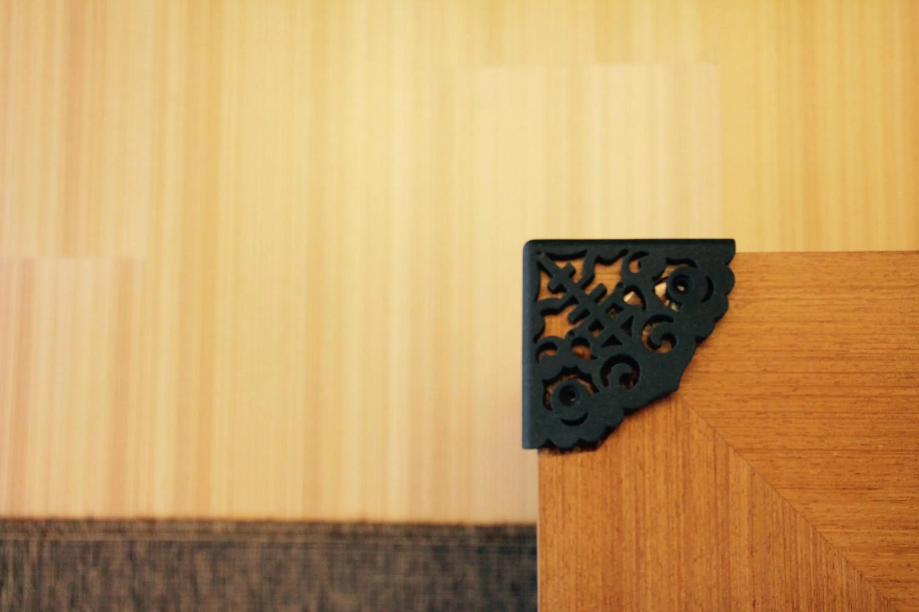 Decorative detail in The Deer Head Inn