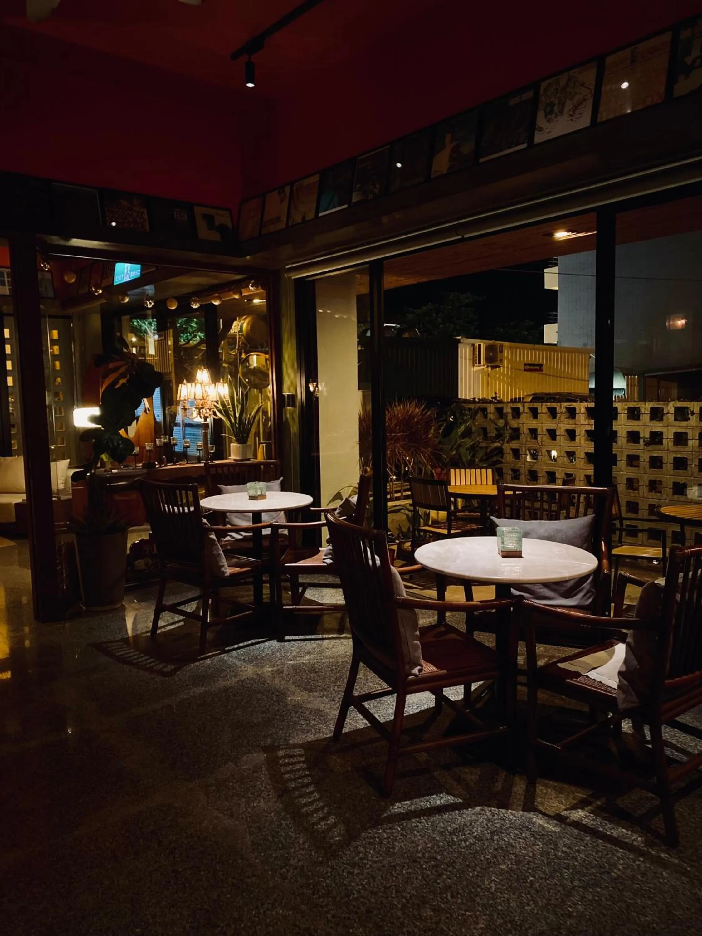 Night in The Deer Head Inn