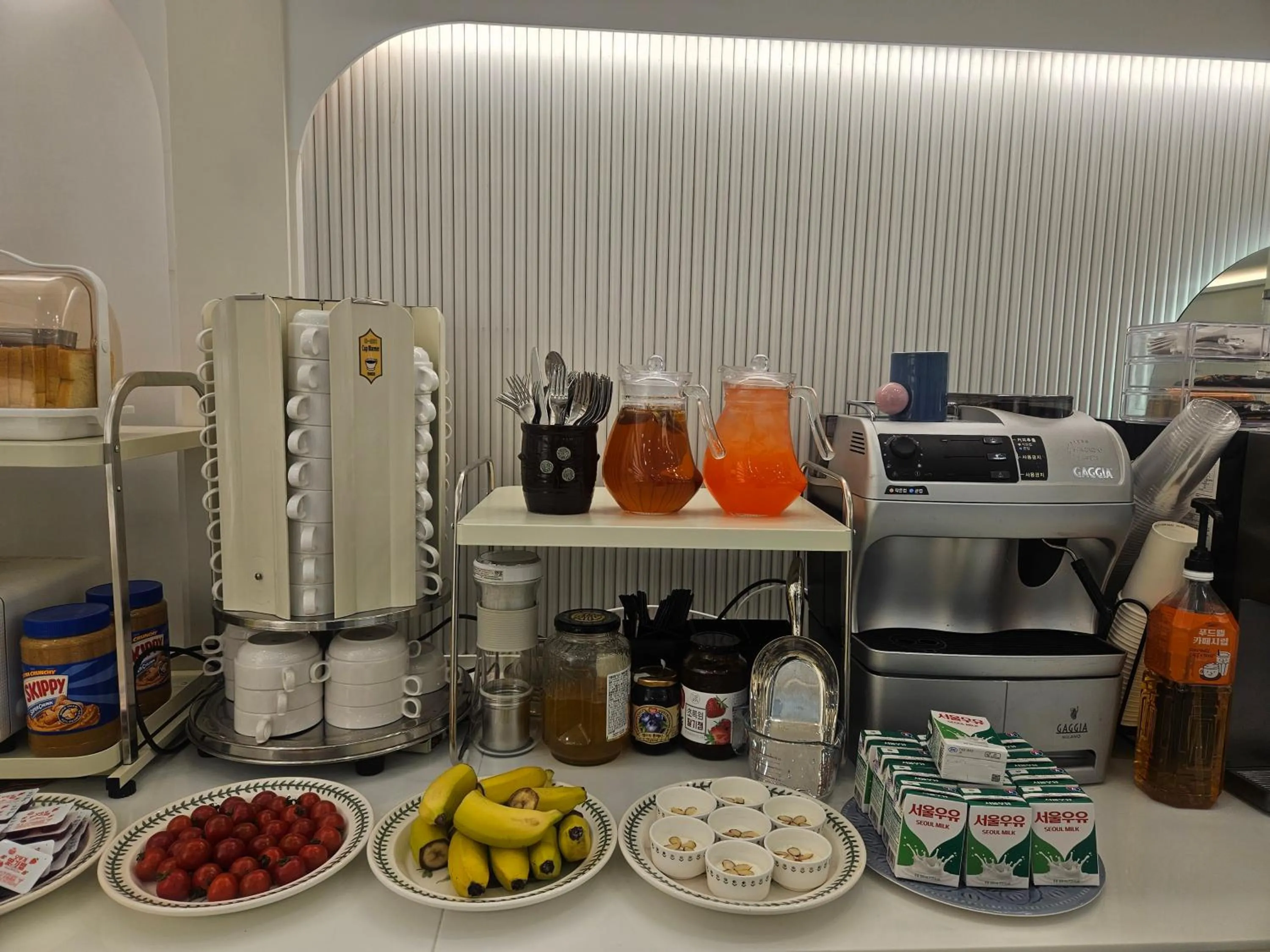 Coffee/tea facilities in Daegu Starbnb DSR Residence Hotel lily