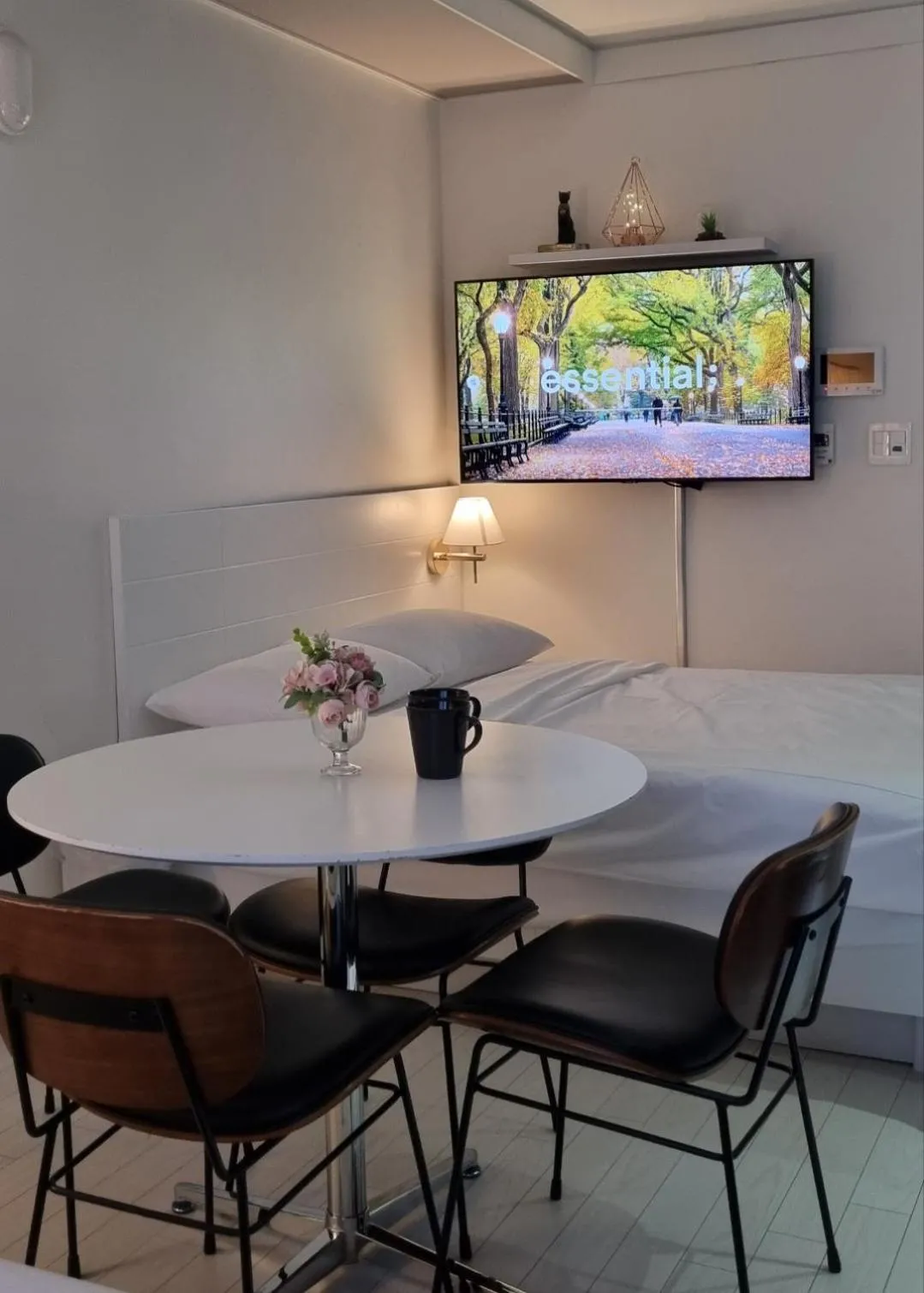 Photo of the whole room in Daegu Starbnb DSR Residence Hotel lily