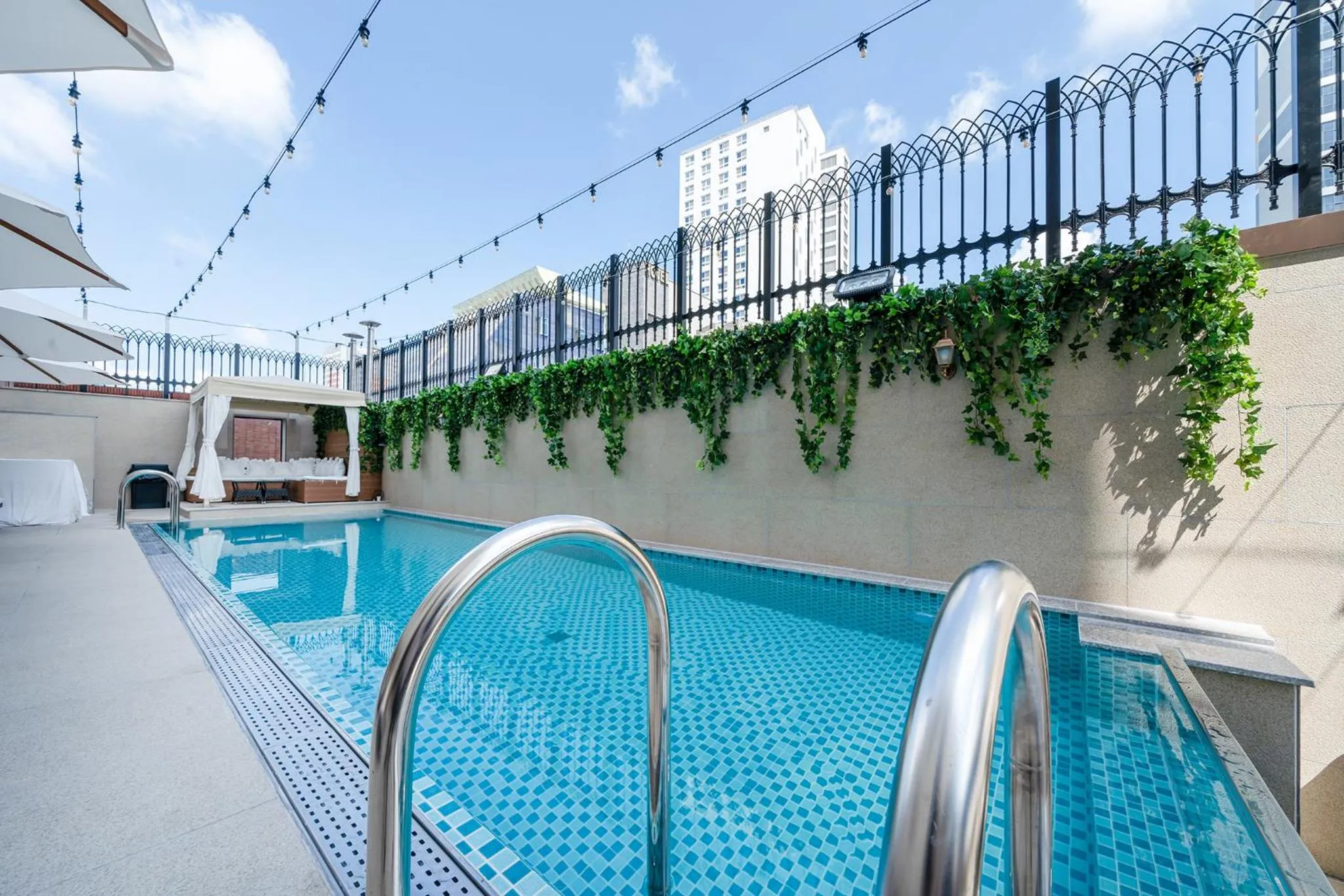 Swimming pool in Daegu Starbnb DSR Residence Hotel lily
