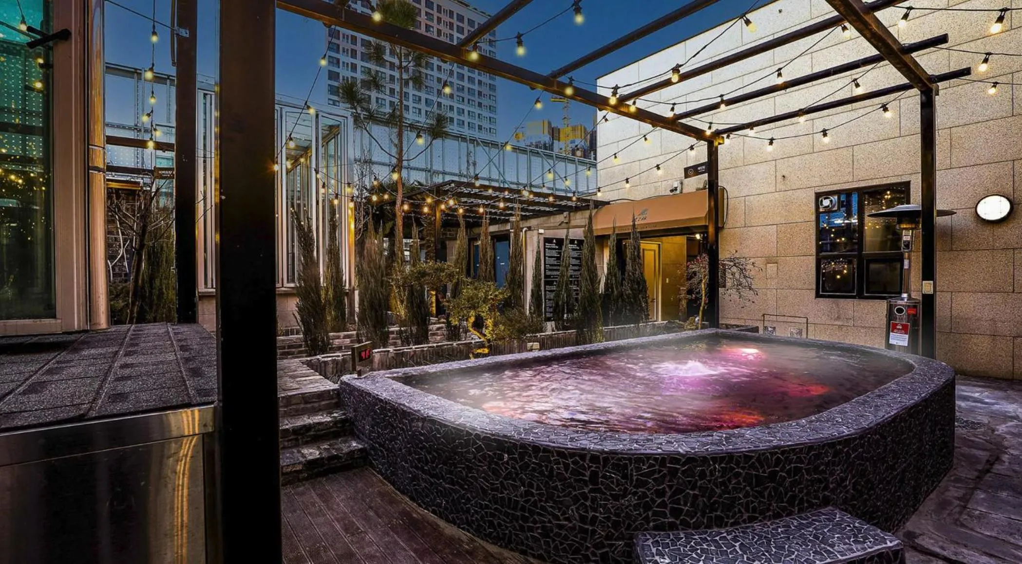 Hot Tub in Daegu Starbnb DSR Residence Hotel lily