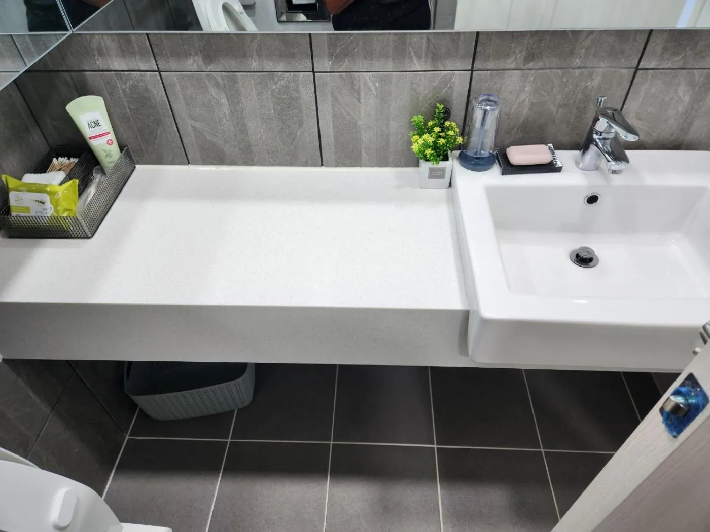 Property building in Daegu Starbnb DSR Residence Hotel lily