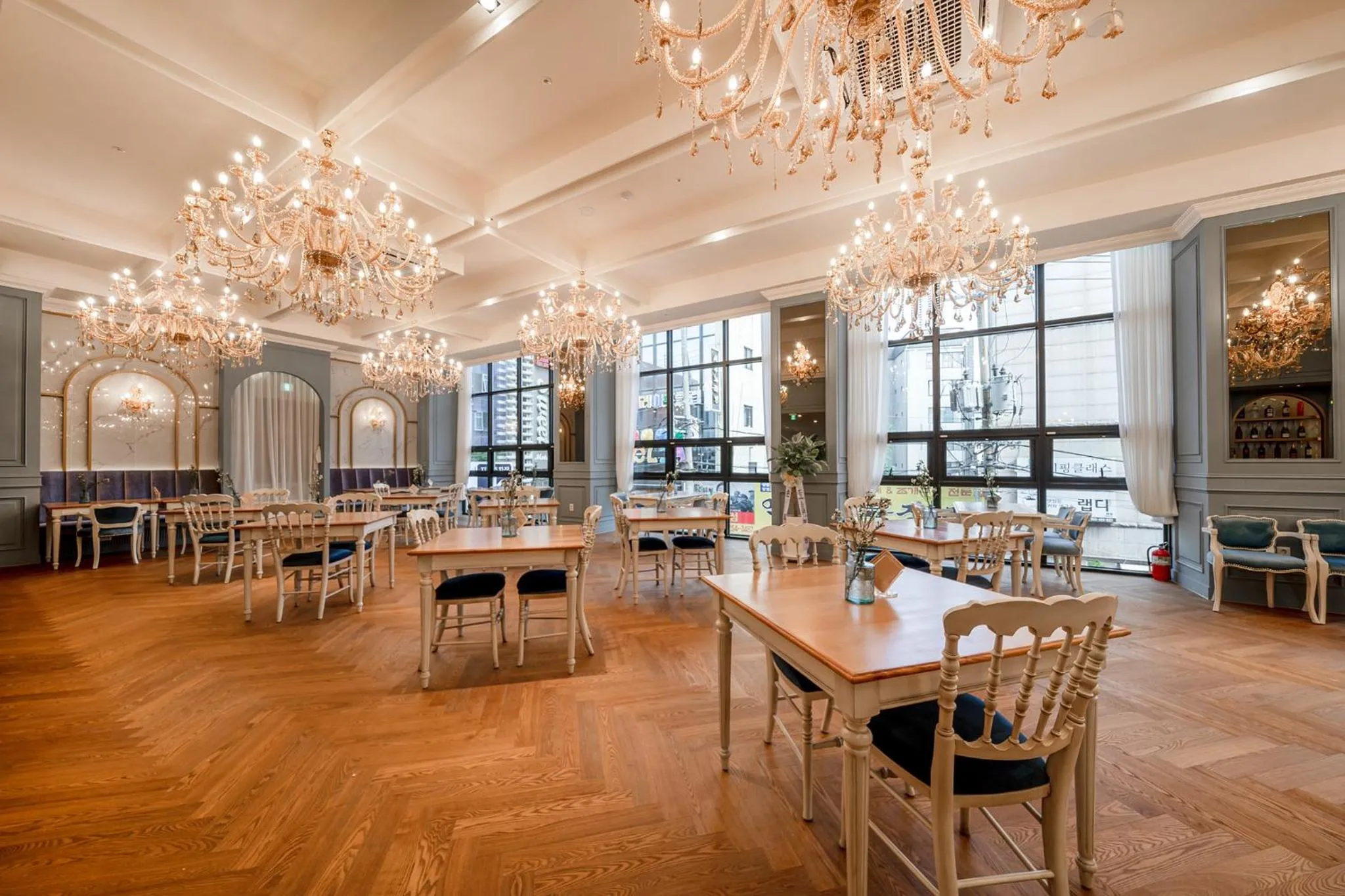 Lounge or bar in Daegu Starbnb DSR Residence Hotel lily