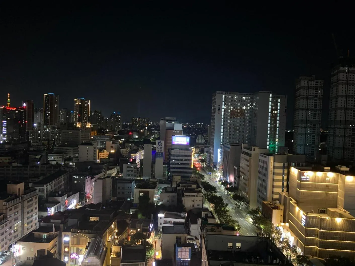 City view in Daegu Starbnb DSR Residence Hotel lily