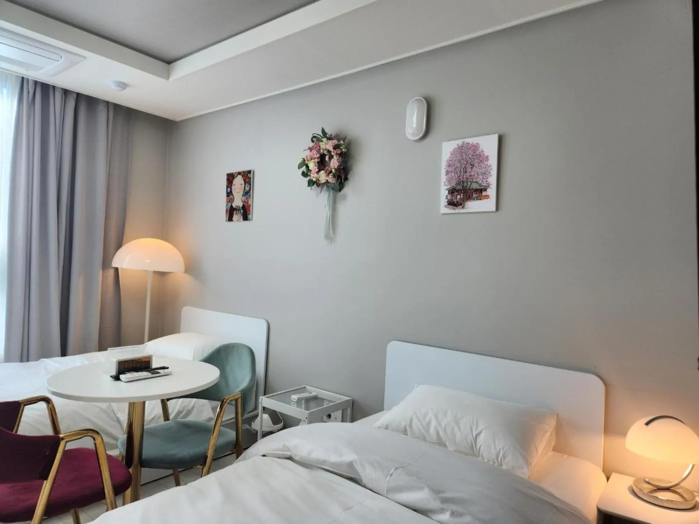 Property building, Bed in Daegu Starbnb DSR Residence Hotel lily