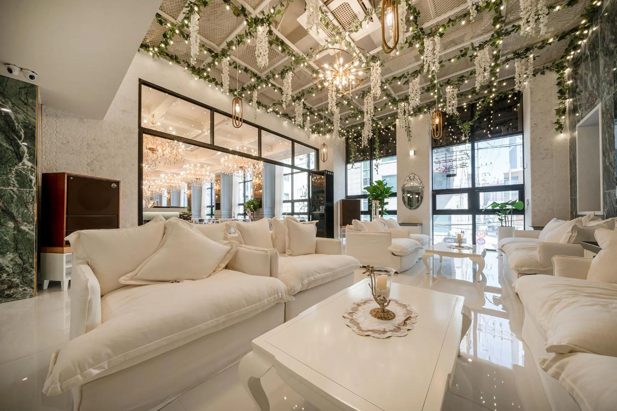 Lounge or bar in Daegu Starbnb DSR Residence Hotel lily
