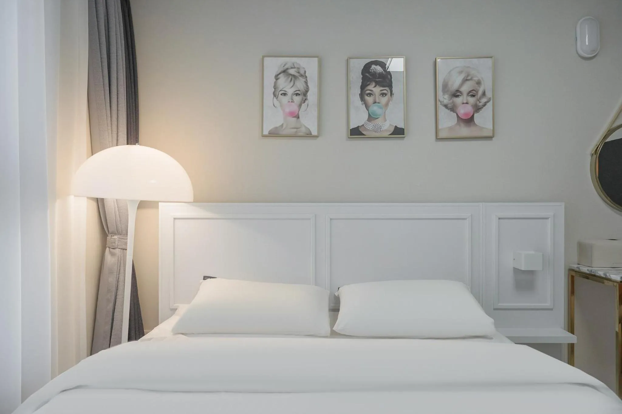 Bed in Daegu Starbnb DSR Residence Hotel lily