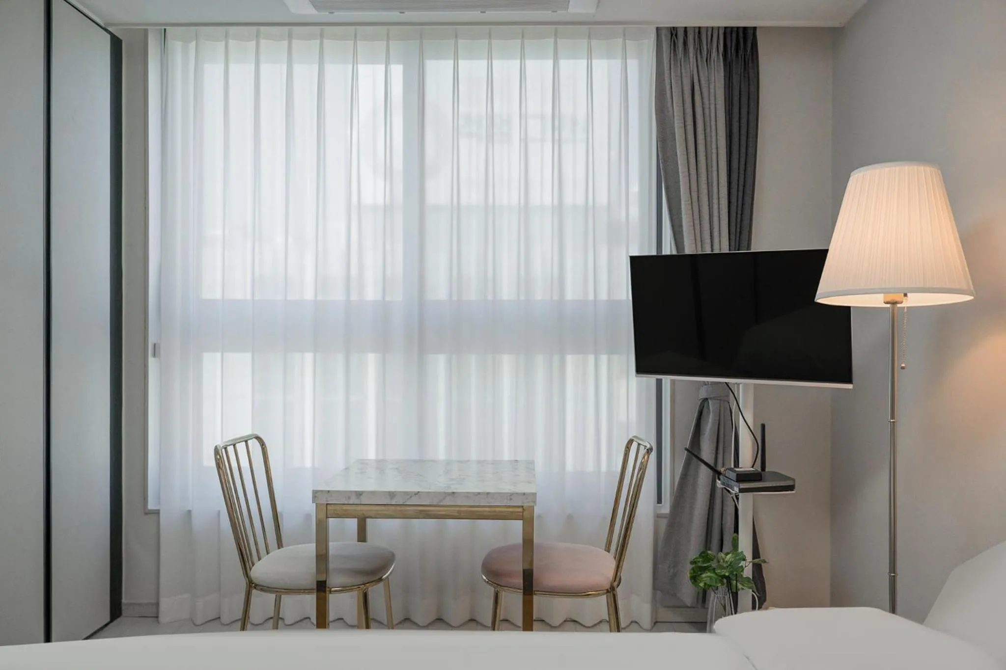 Bed in Daegu Starbnb DSR Residence Hotel lily