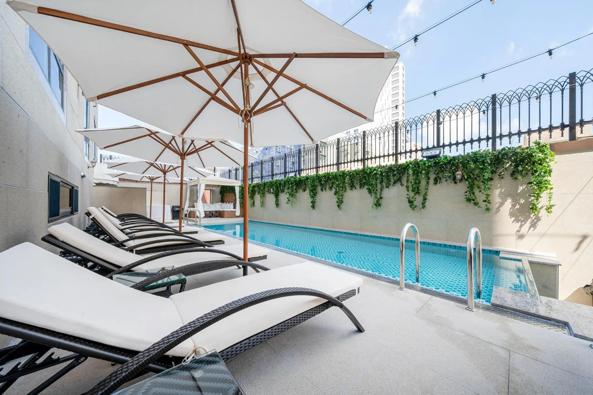 Swimming pool in Daegu Starbnb DSR Residence Hotel lily