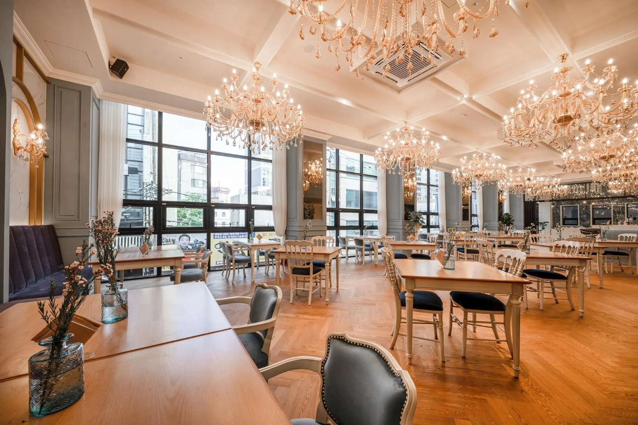 Lounge or bar in Daegu Starbnb DSR Residence Hotel lily