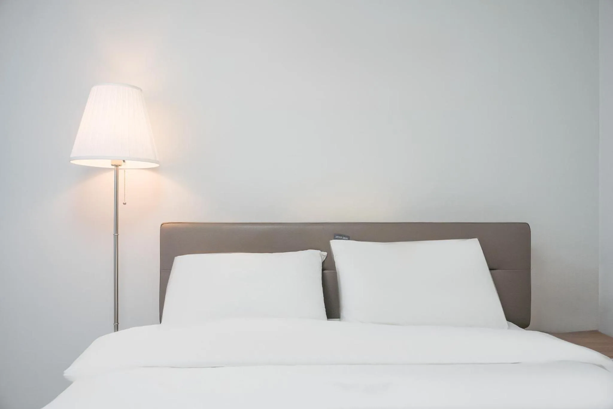Bed in Daegu Starbnb DSR Residence Hotel lily