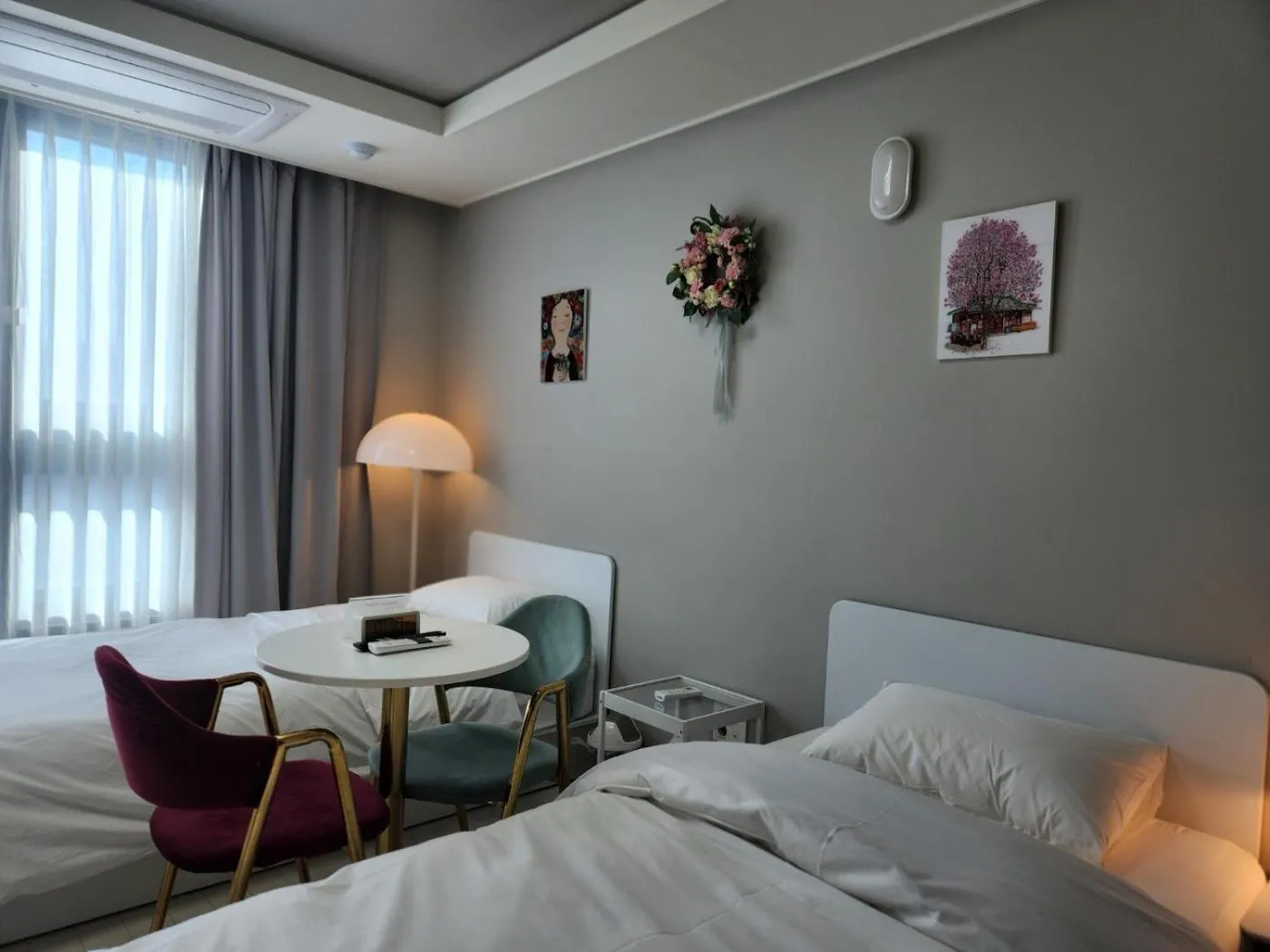 Property building, Bed in Daegu Starbnb DSR Residence Hotel lily