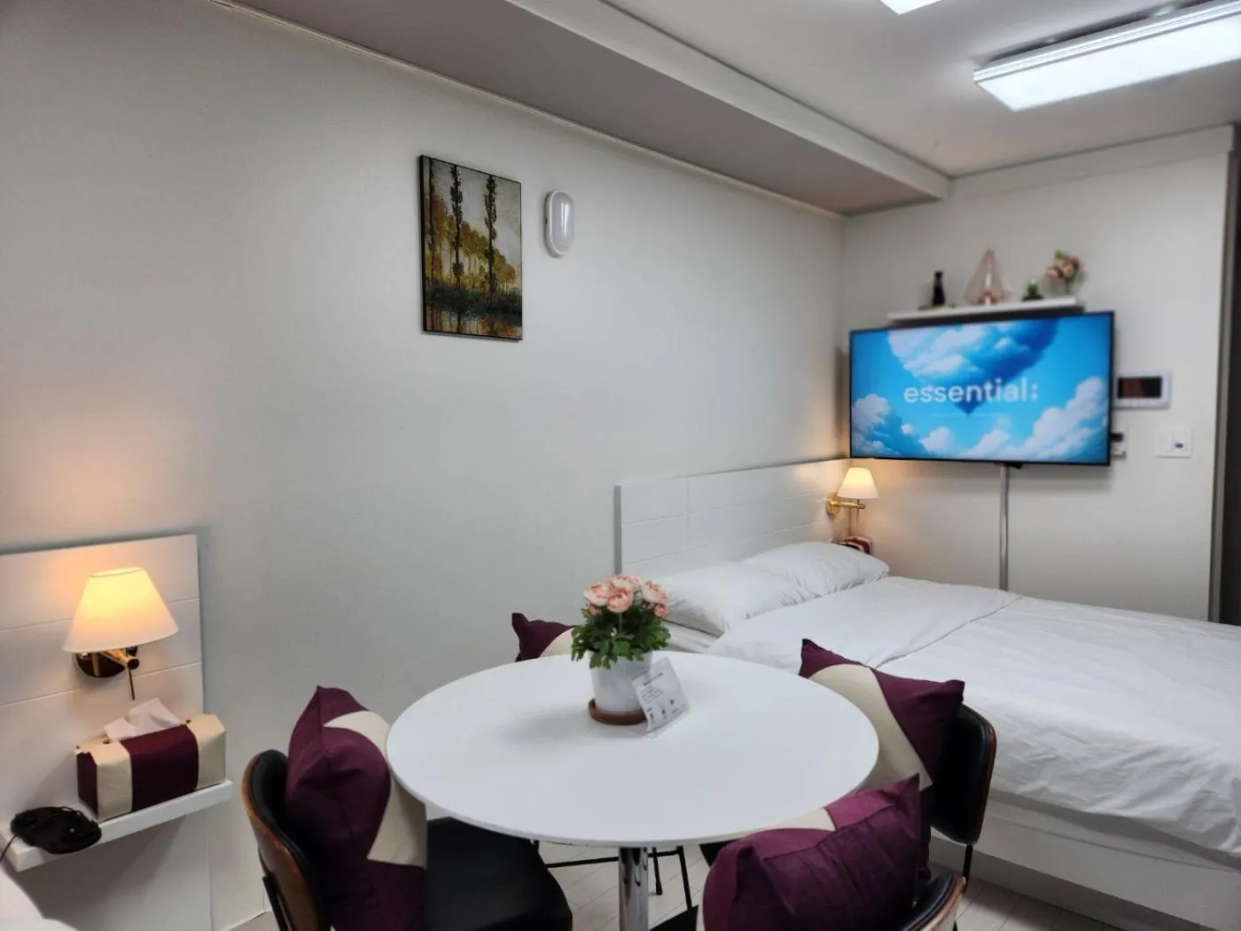 Property building, Bed in Daegu Starbnb DSR Residence Hotel lily