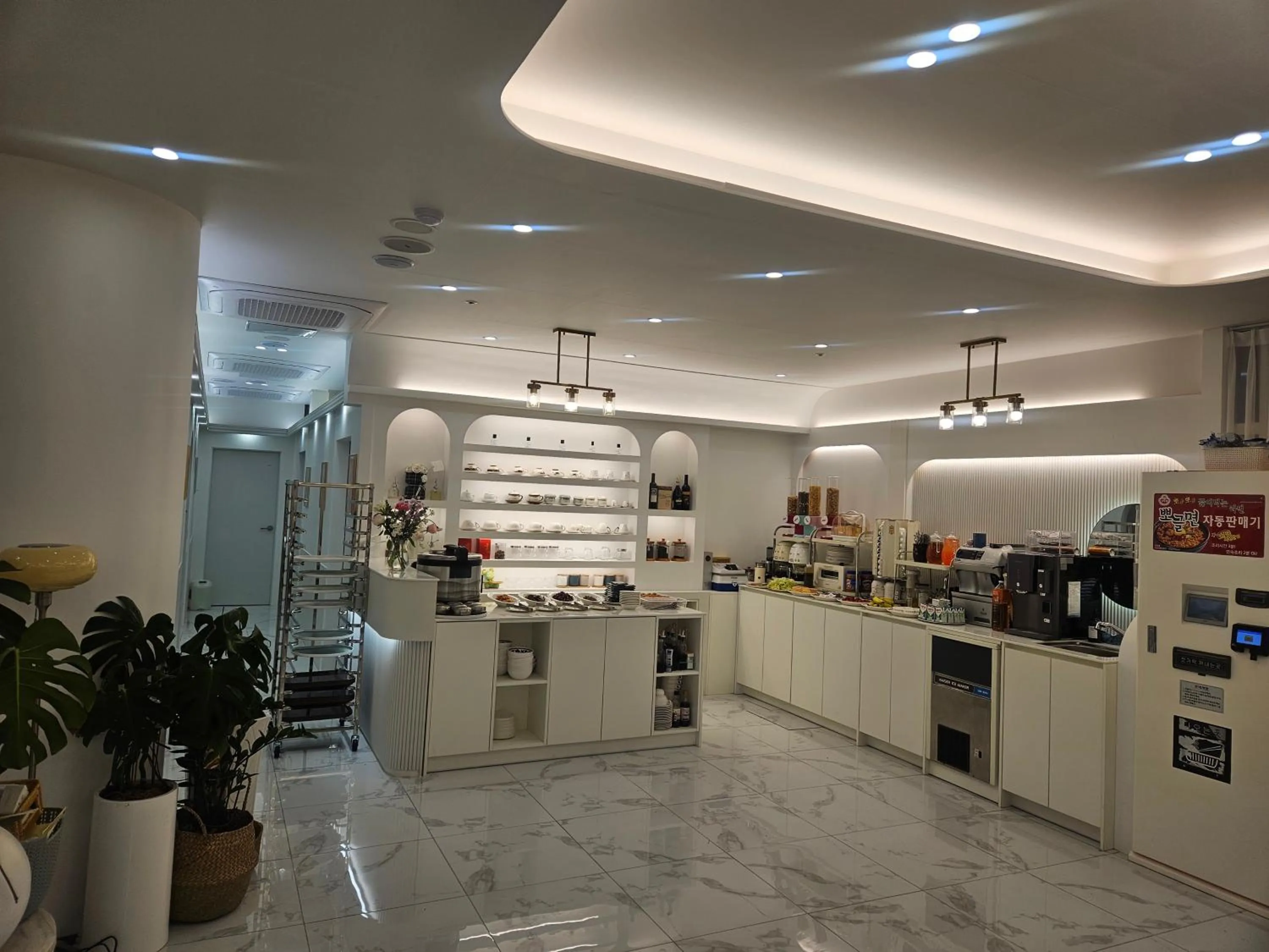 Breakfast in Daegu Starbnb DSR Residence Hotel lily