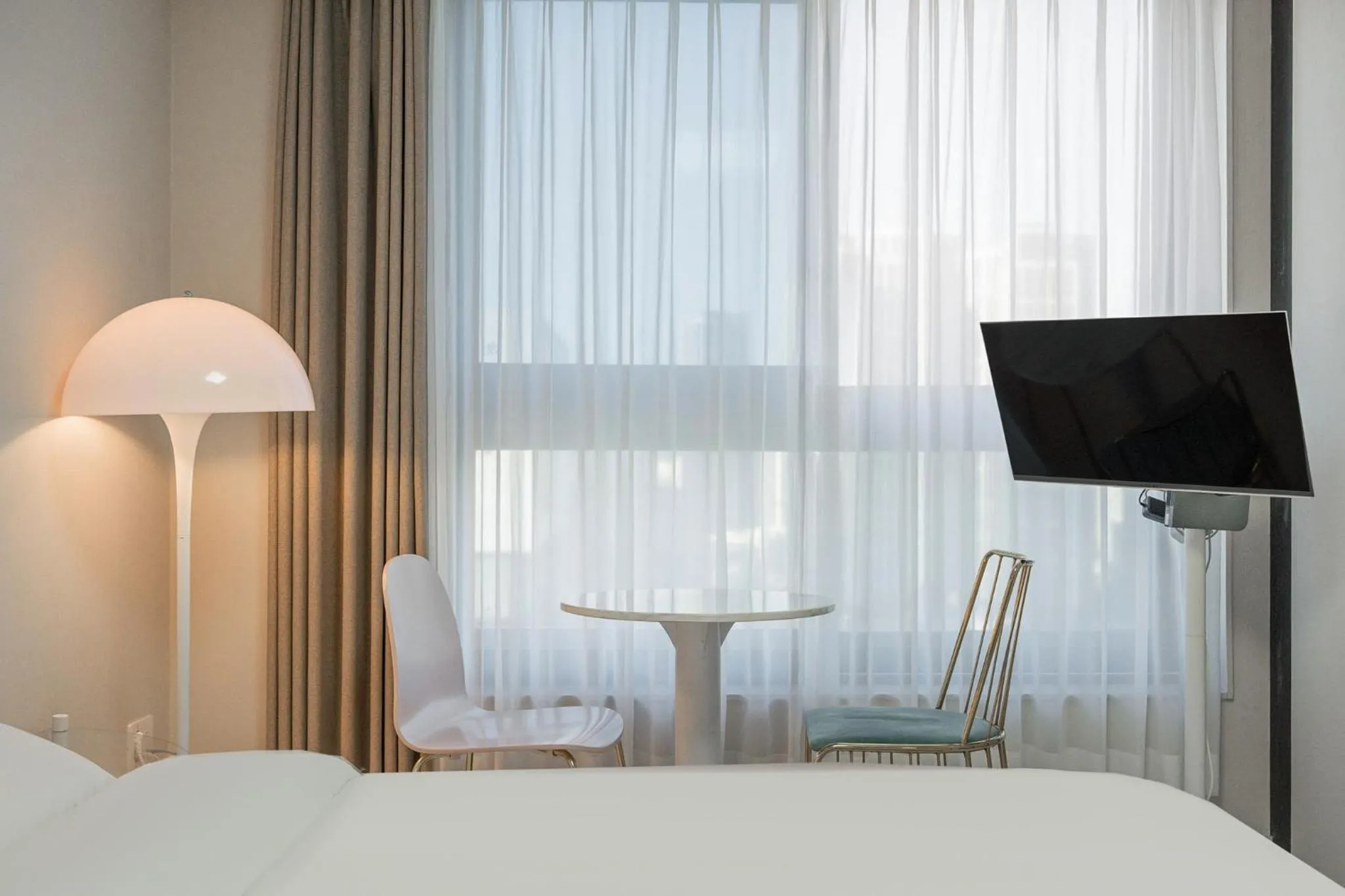 Bed in Daegu Starbnb DSR Residence Hotel lily