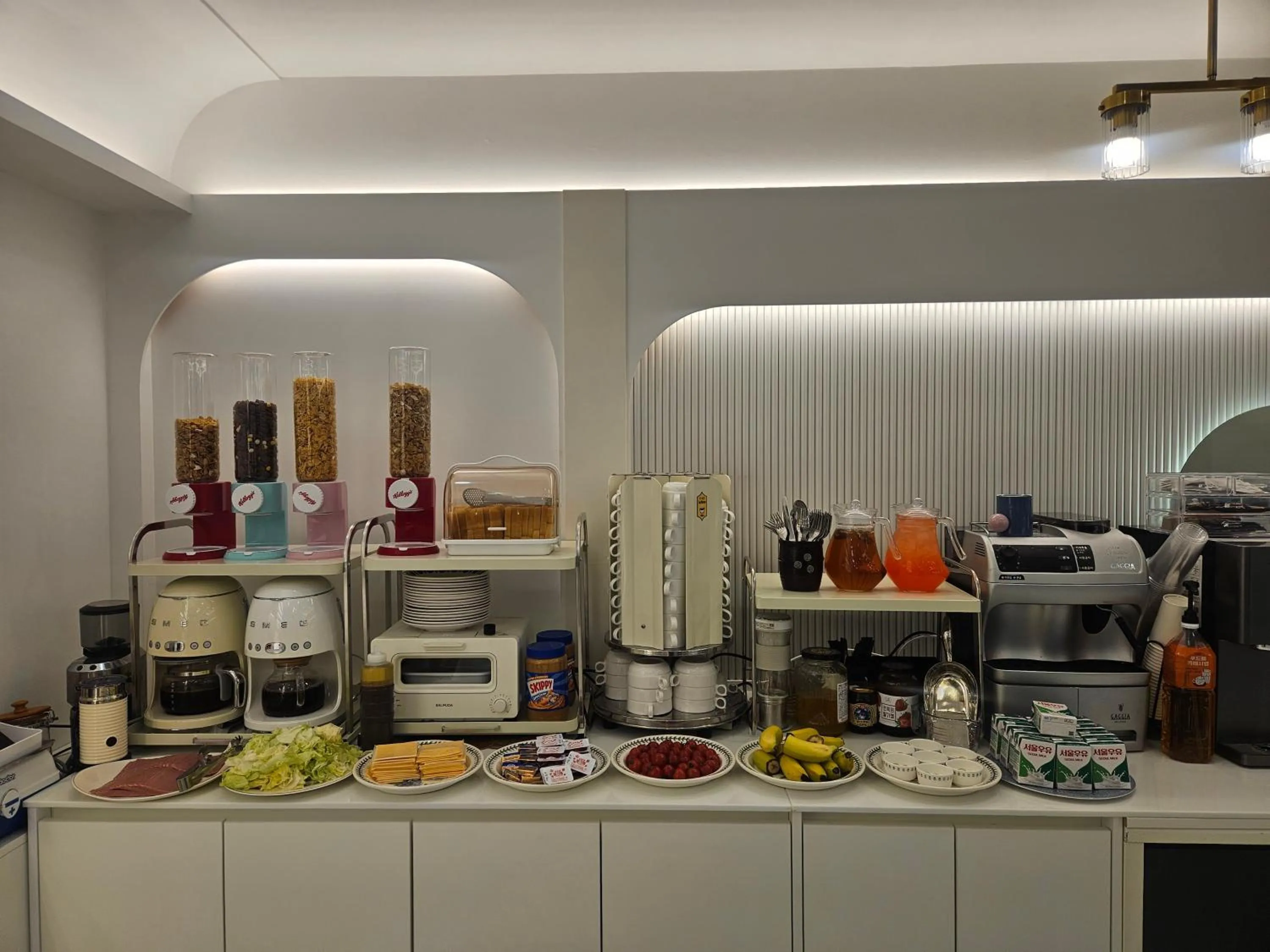 Coffee/tea facilities in Daegu Starbnb DSR Residence Hotel lily