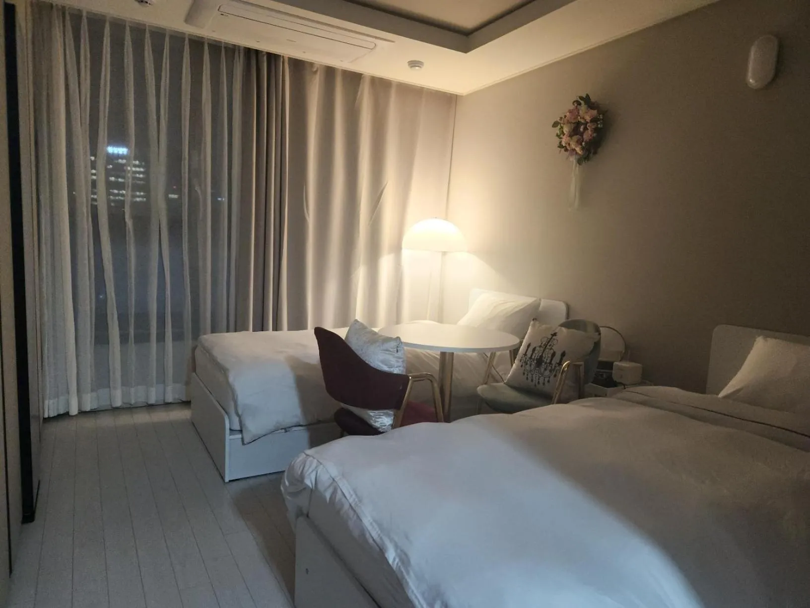 Bed in Daegu Starbnb DSR Residence Hotel lily