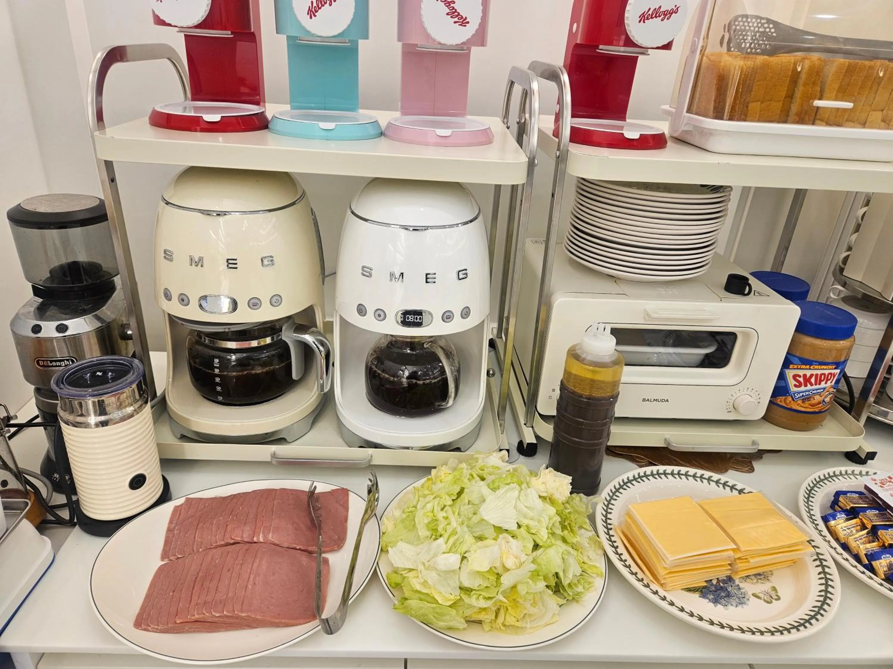 Coffee/tea facilities in Daegu Starbnb DSR Residence Hotel lily