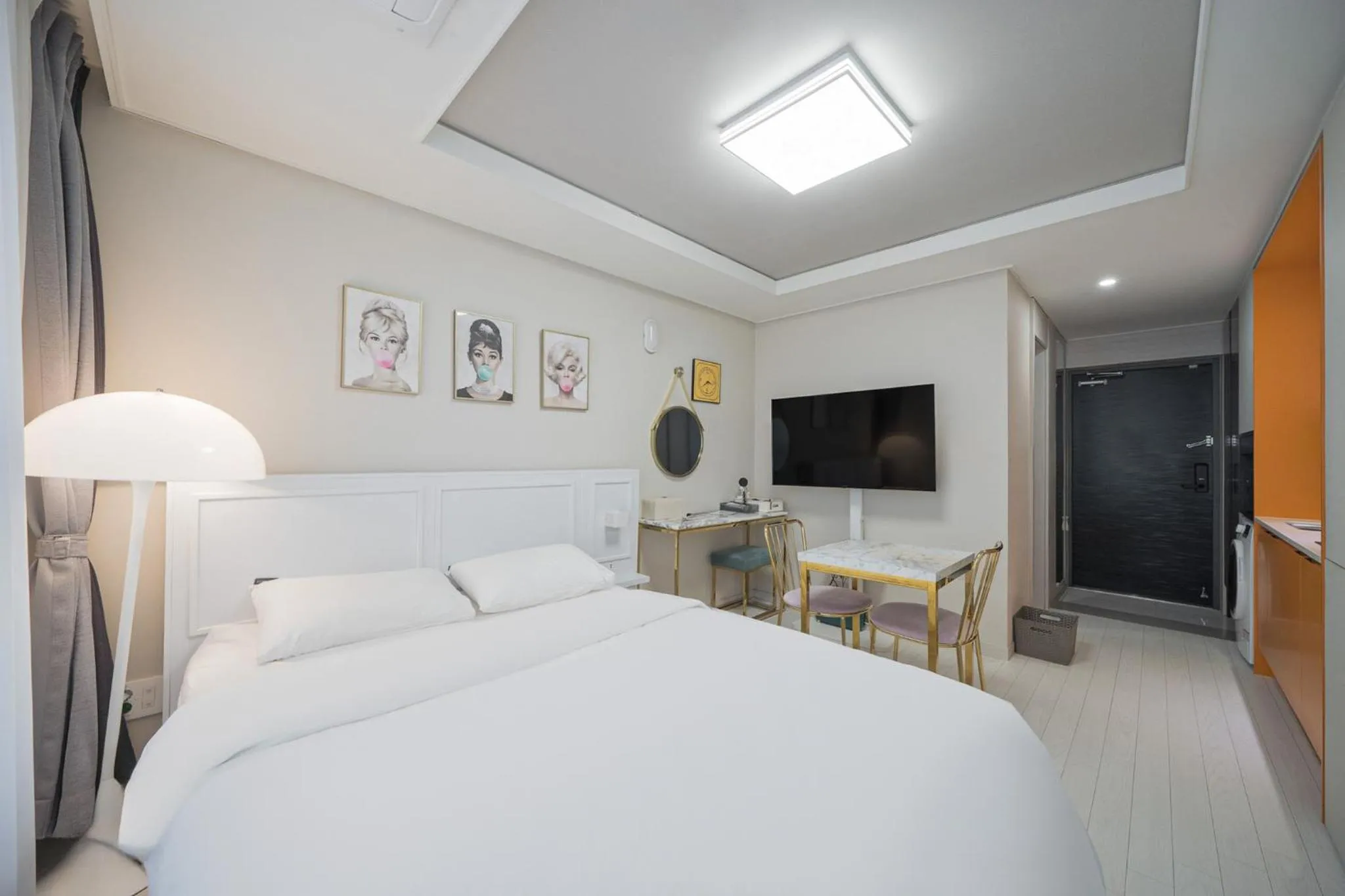 Bed in Daegu Starbnb DSR Residence Hotel lily