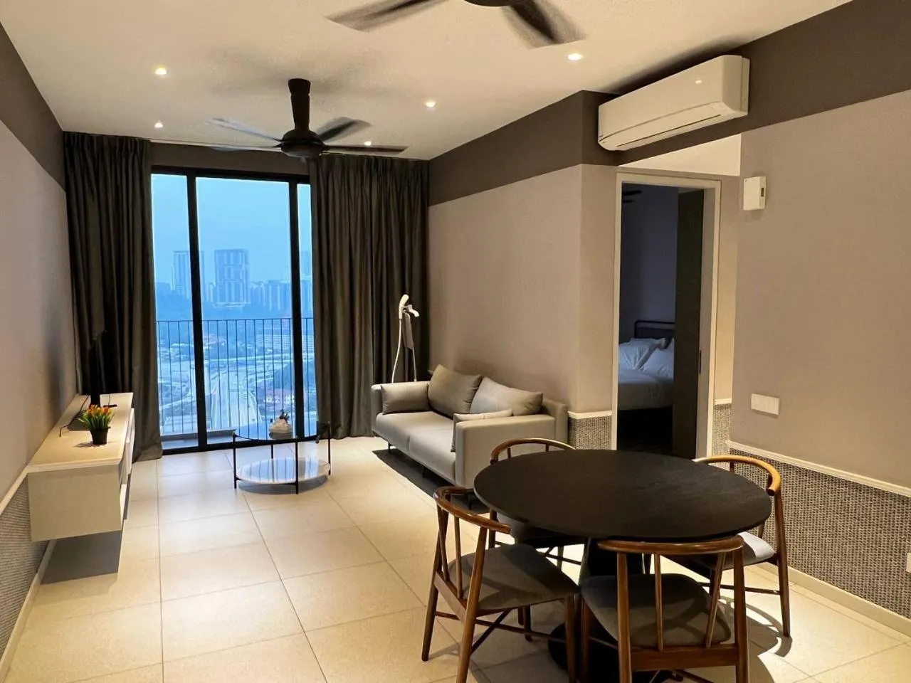 Bed in Millerz Square