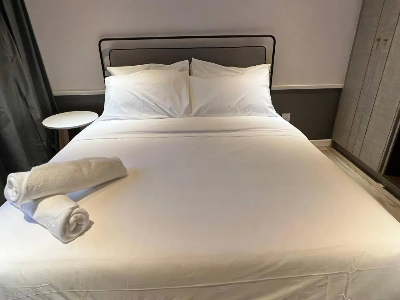 Bed in Millerz Square