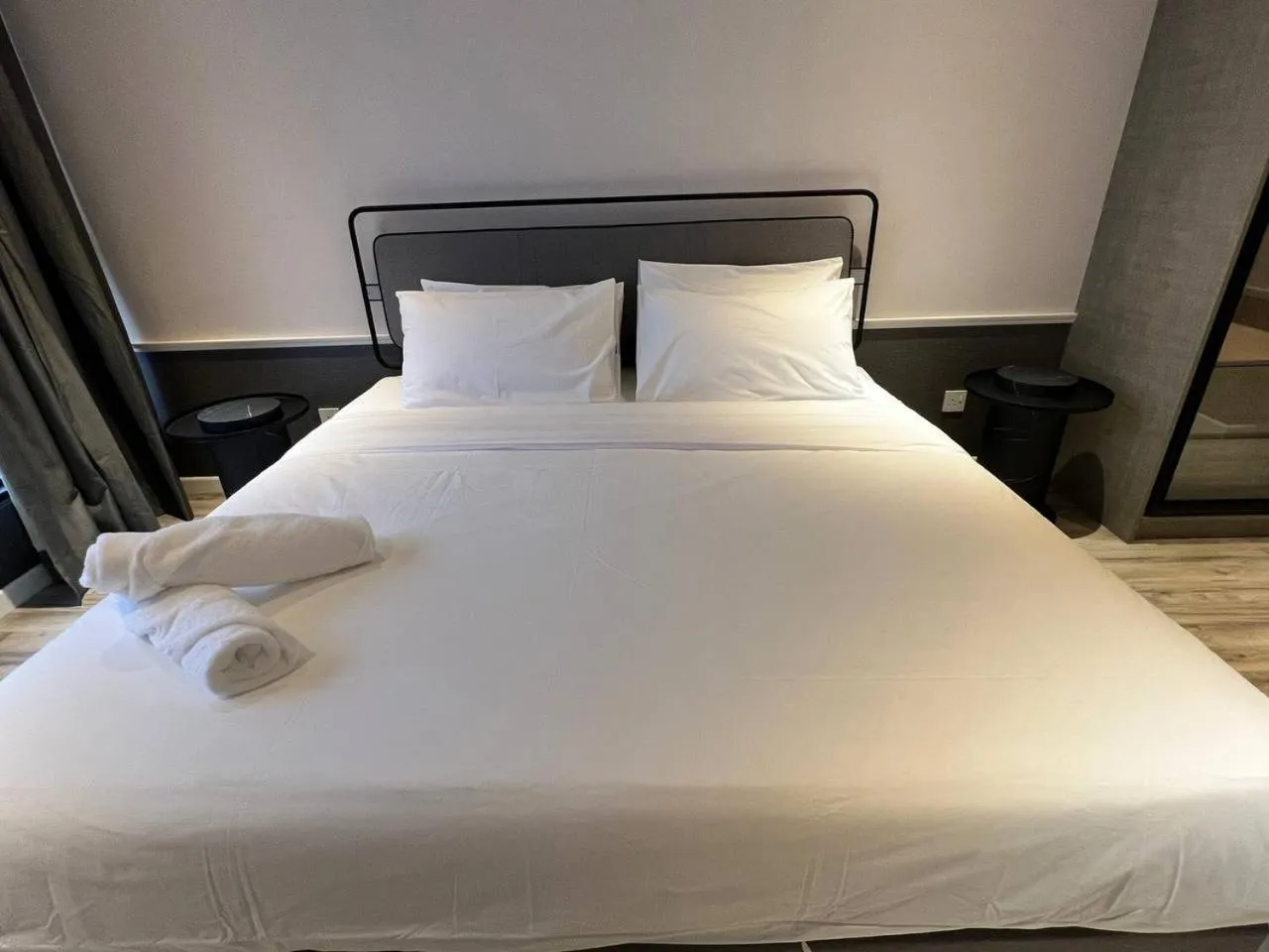 Bed in Millerz Square