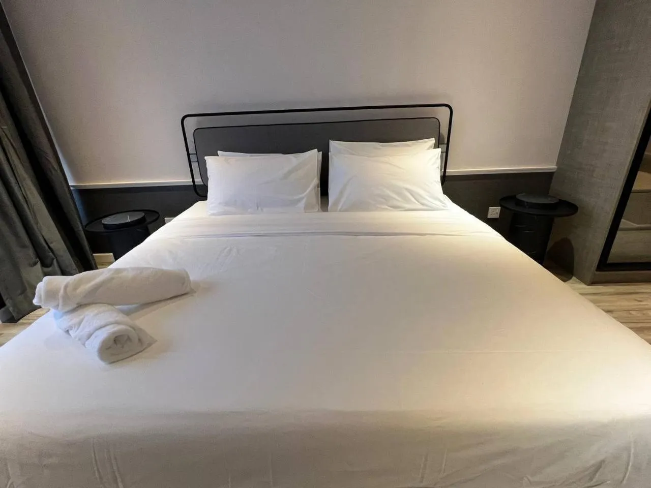 Bed in Millerz Square