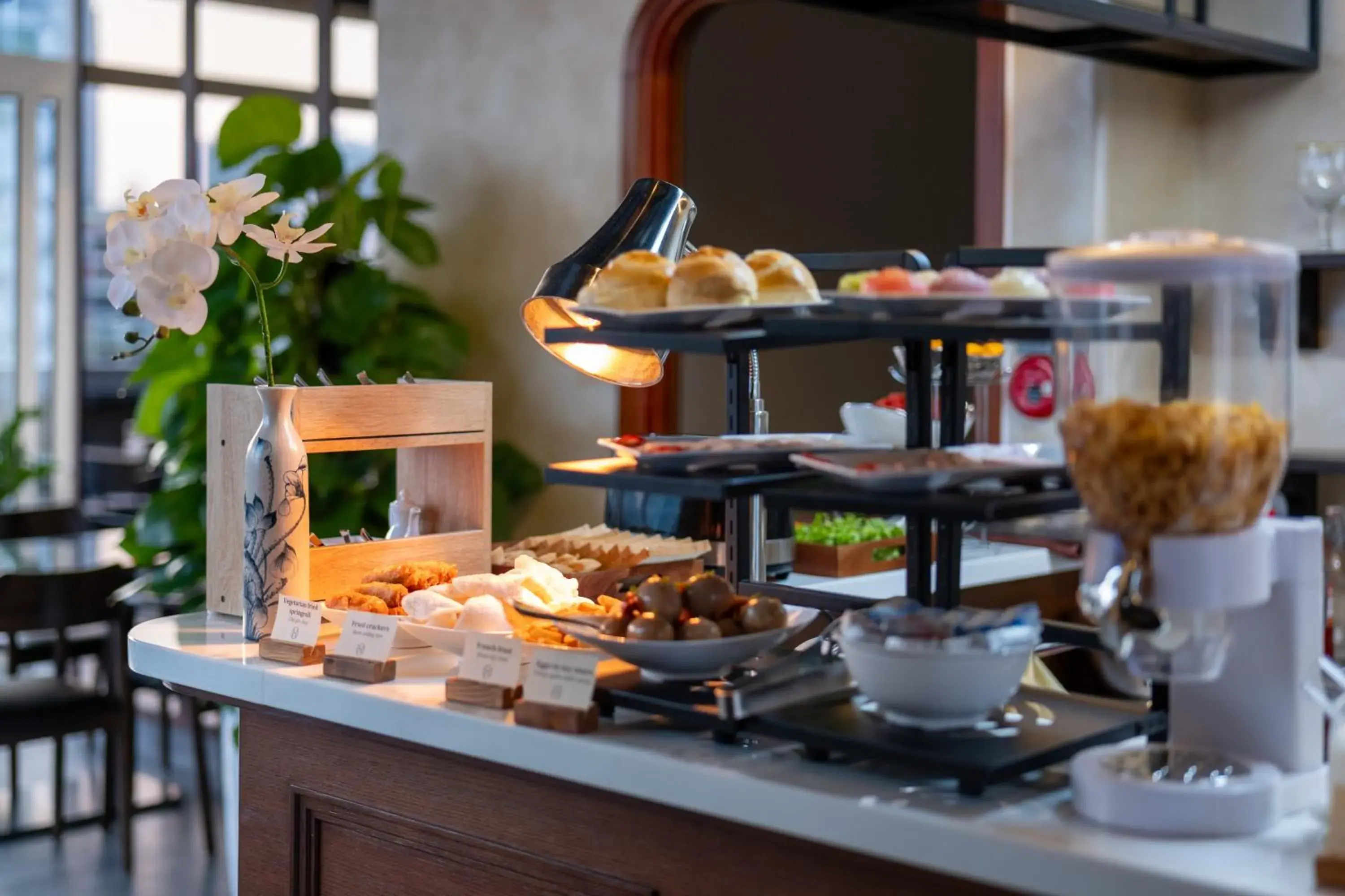 Restaurant/places to eat in Hato Saigon Boutique Hotel & Rooftop Restaurant/places to eat in Hato Saigon Boutique Hotel & Rooftop