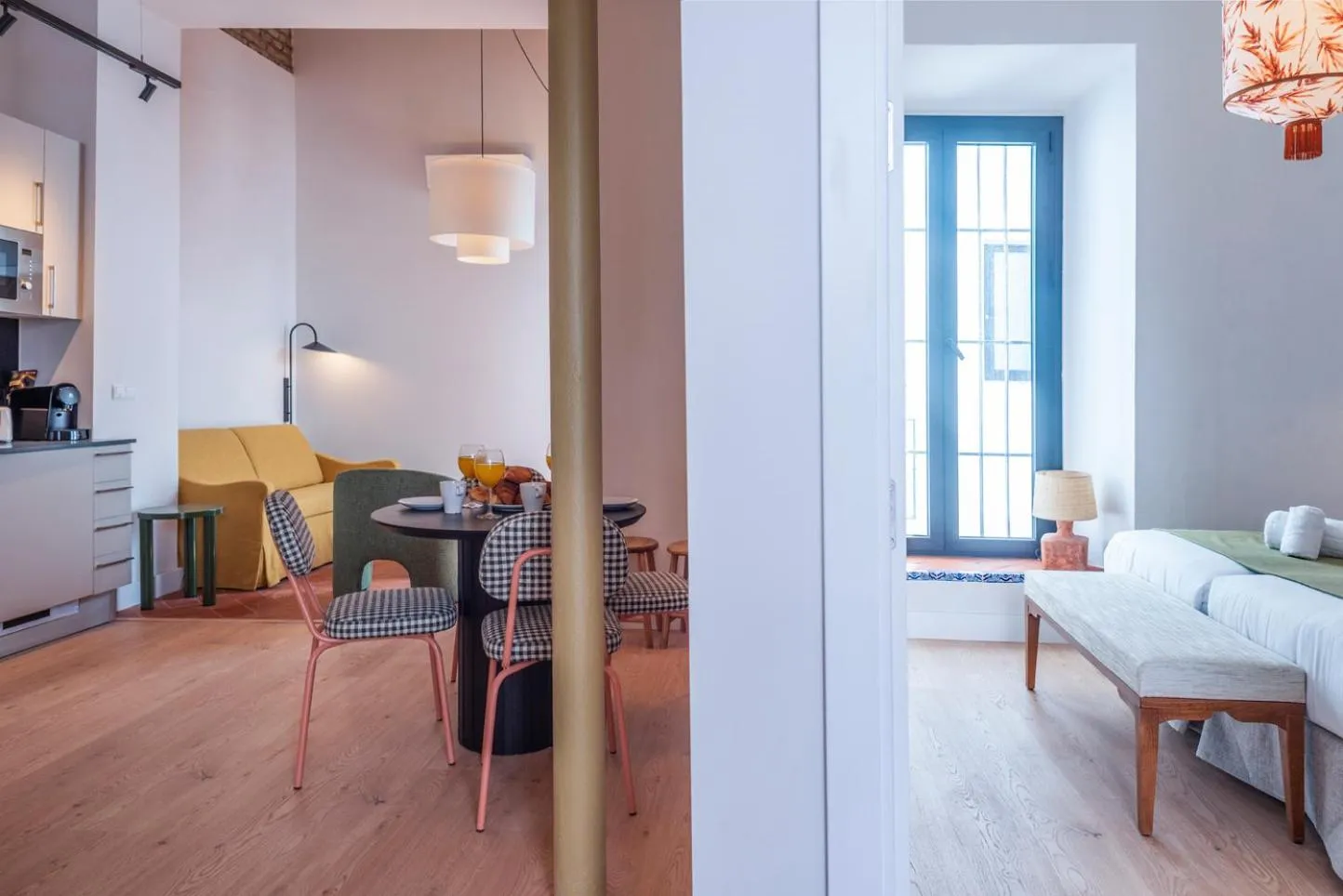 Seating area, Bed in Slow Suites Salvador