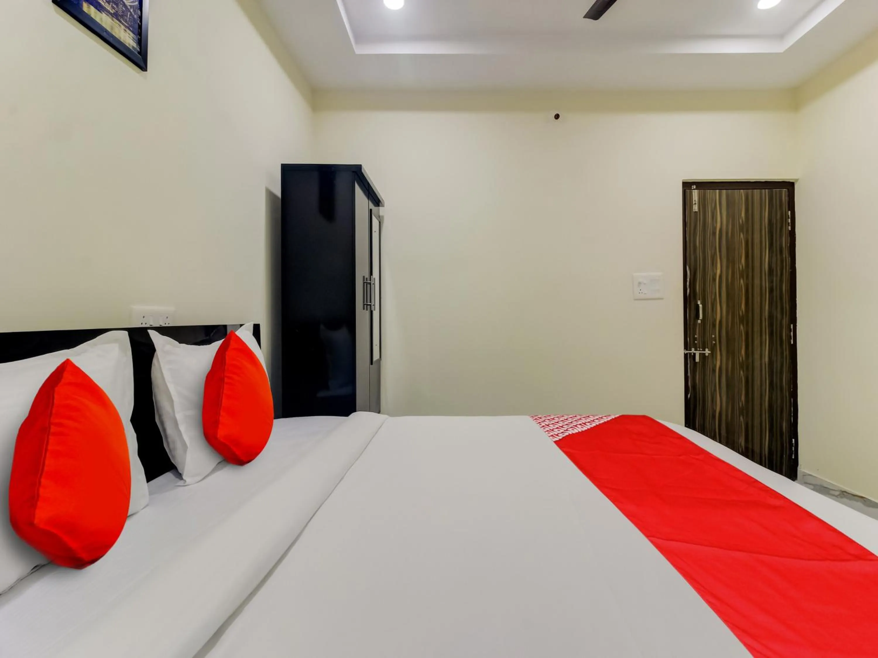 Bedroom, Bed in Super Hotel O SRI NIRVANA PRIDE