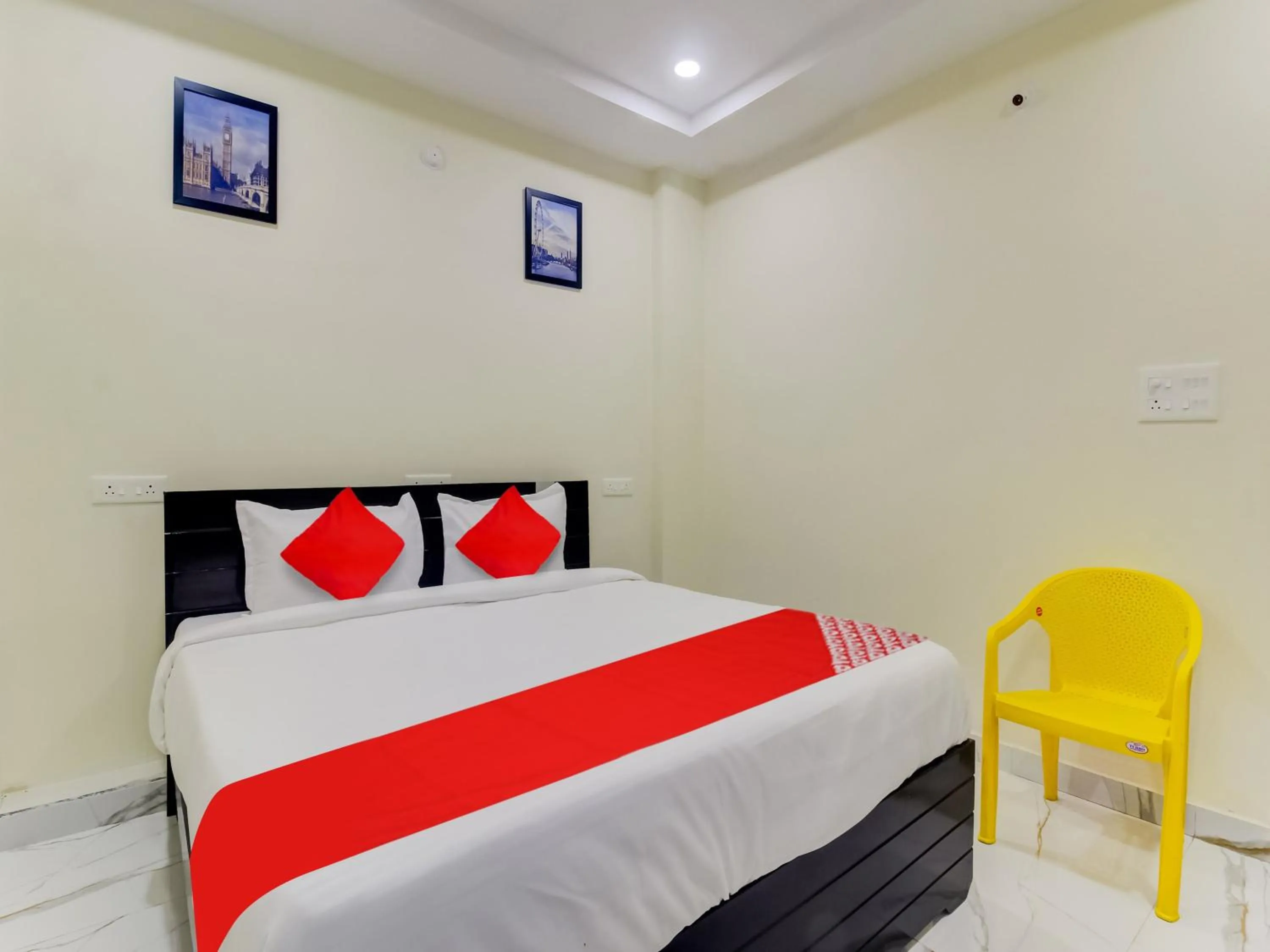 Bedroom, Bed in Super Hotel O SRI NIRVANA PRIDE