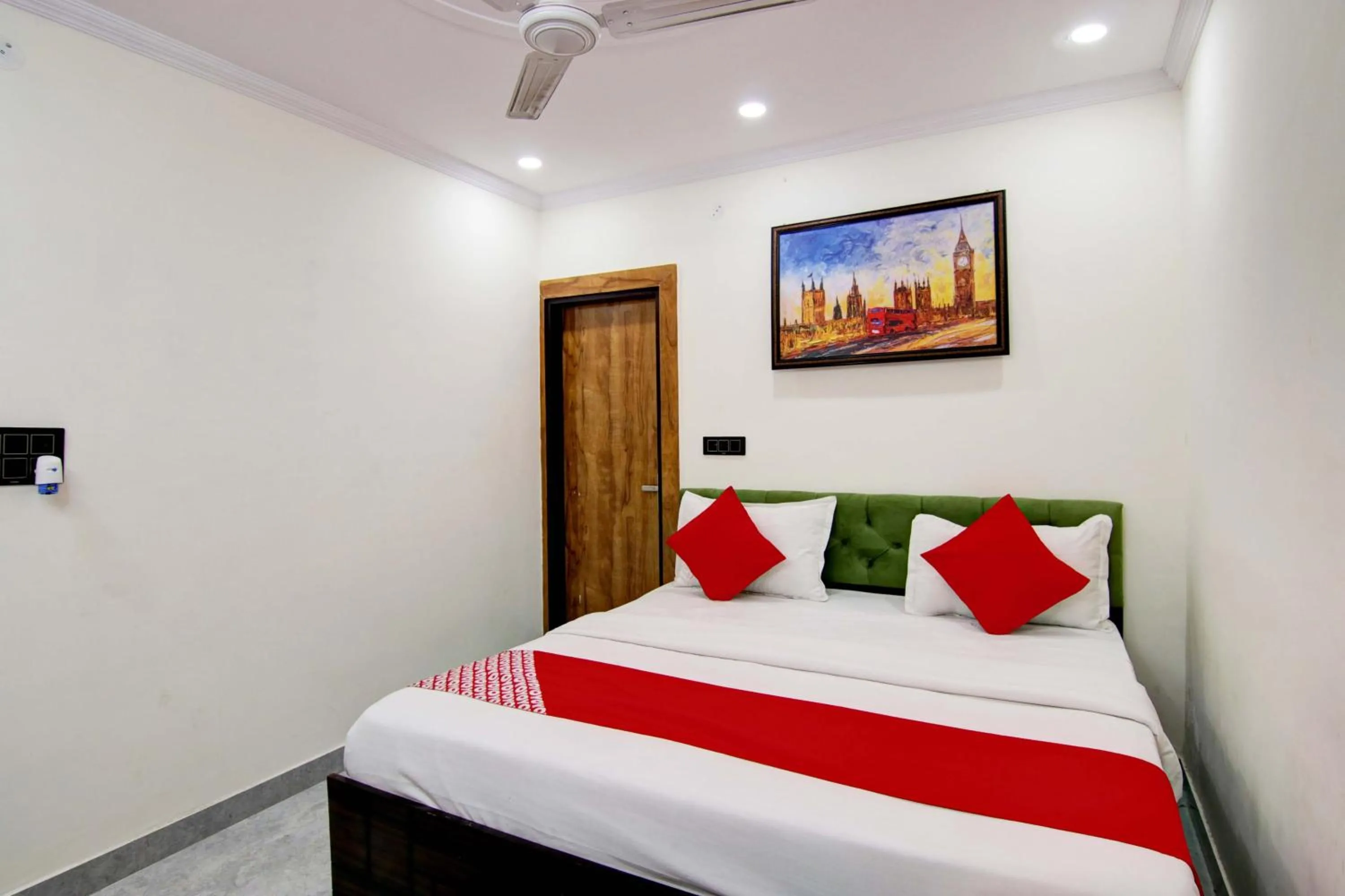 Bedroom, Bed in Hotel O Dhankush
