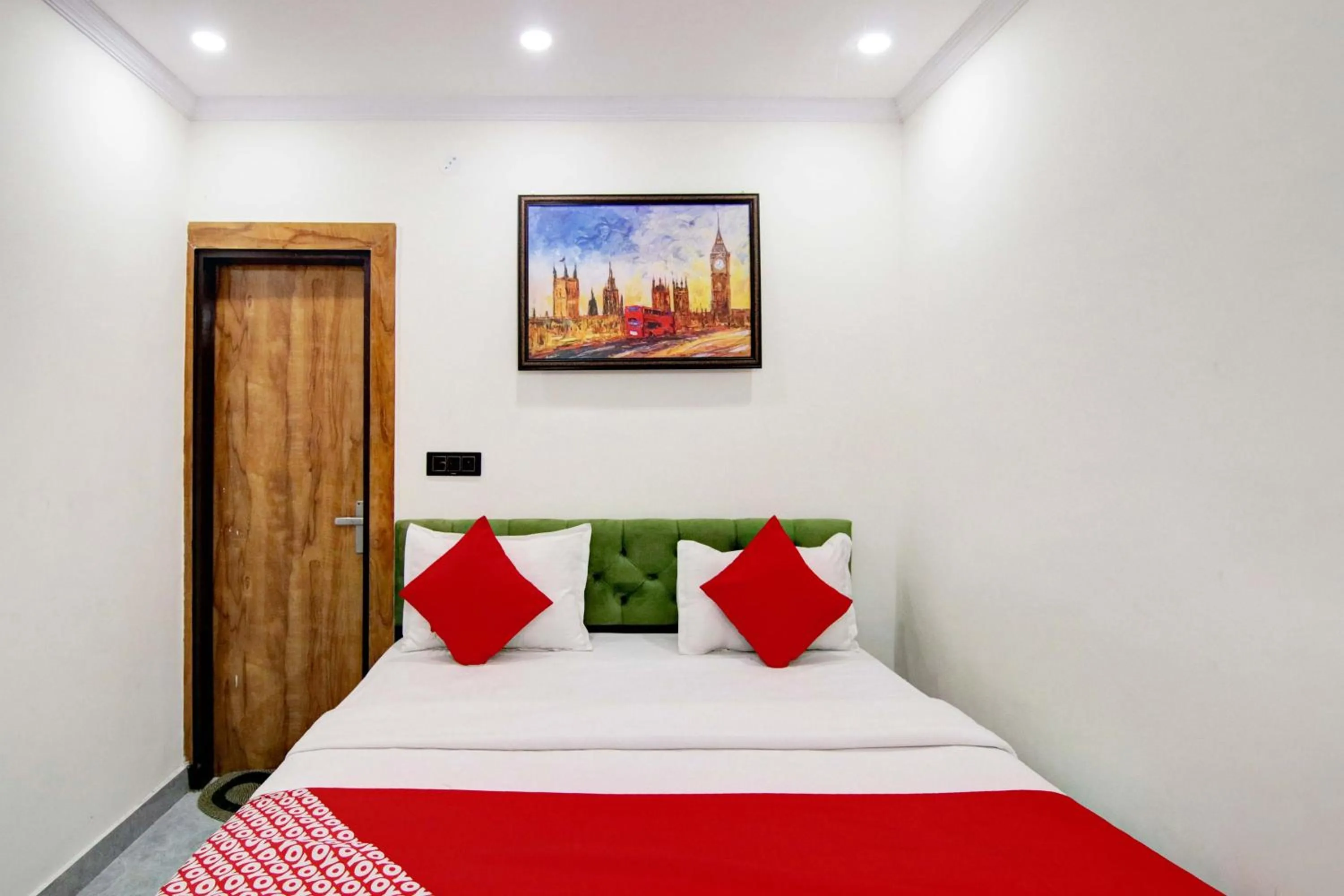 Bedroom, Bed in Hotel O Dhankush