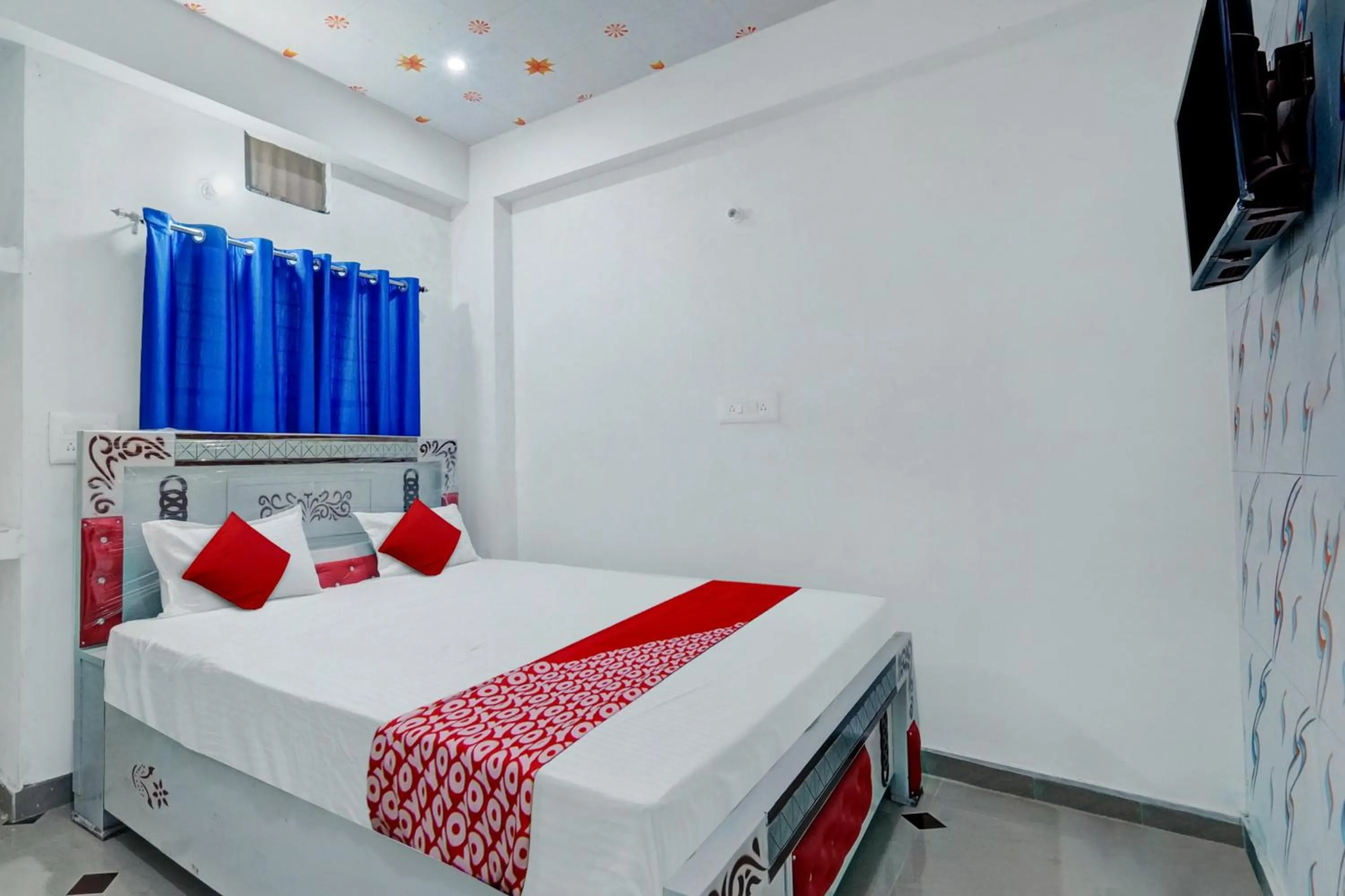 Hotel O S Square Guest House