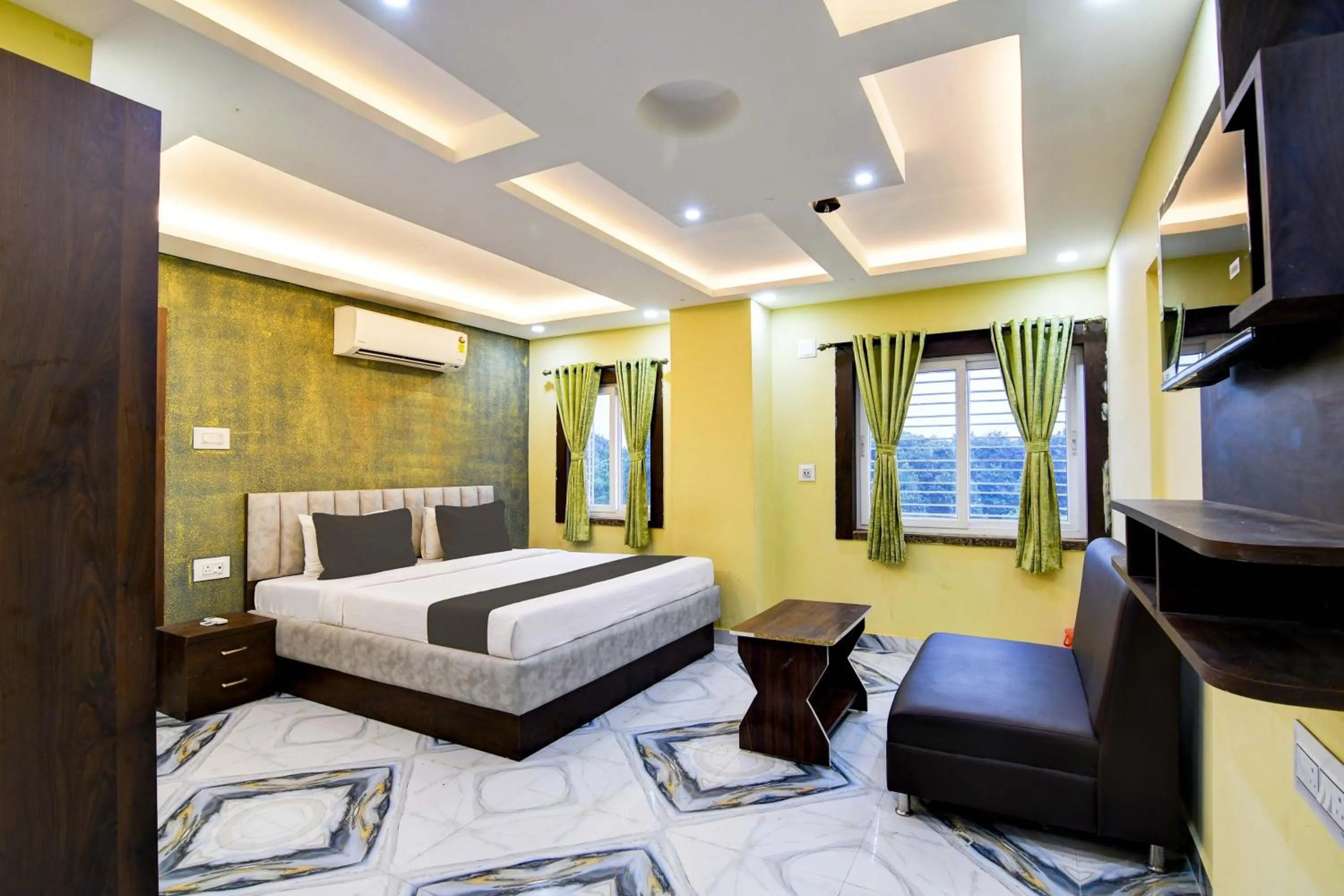 Bedroom, Bed in Hotel O The Crown
