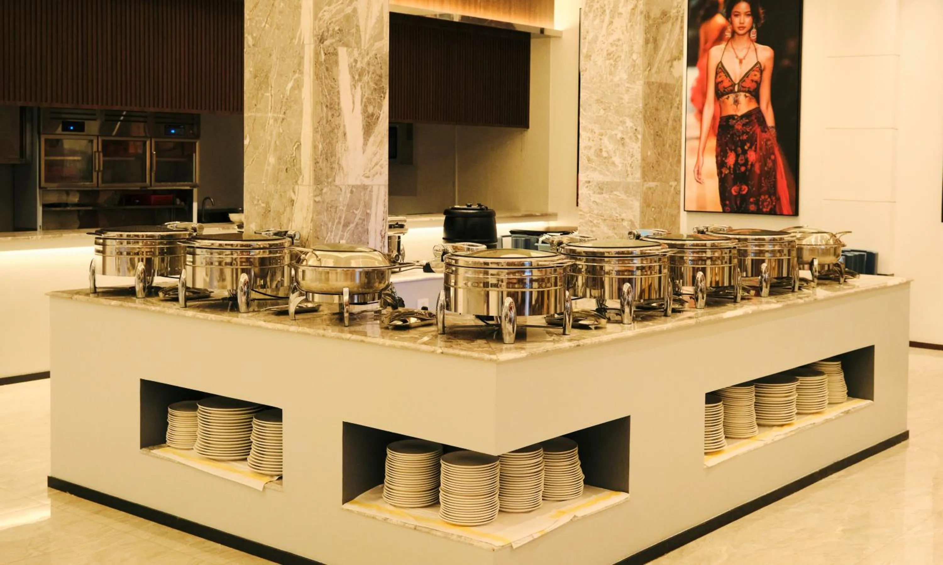 Restaurant/places to eat in MonMonBoutique Hotel