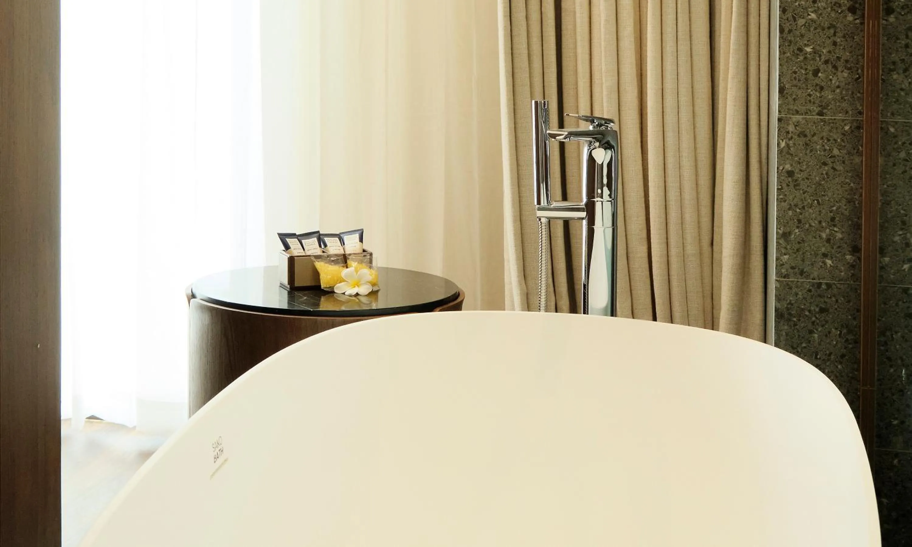 Bath, Bed in MonMonBoutique Hotel