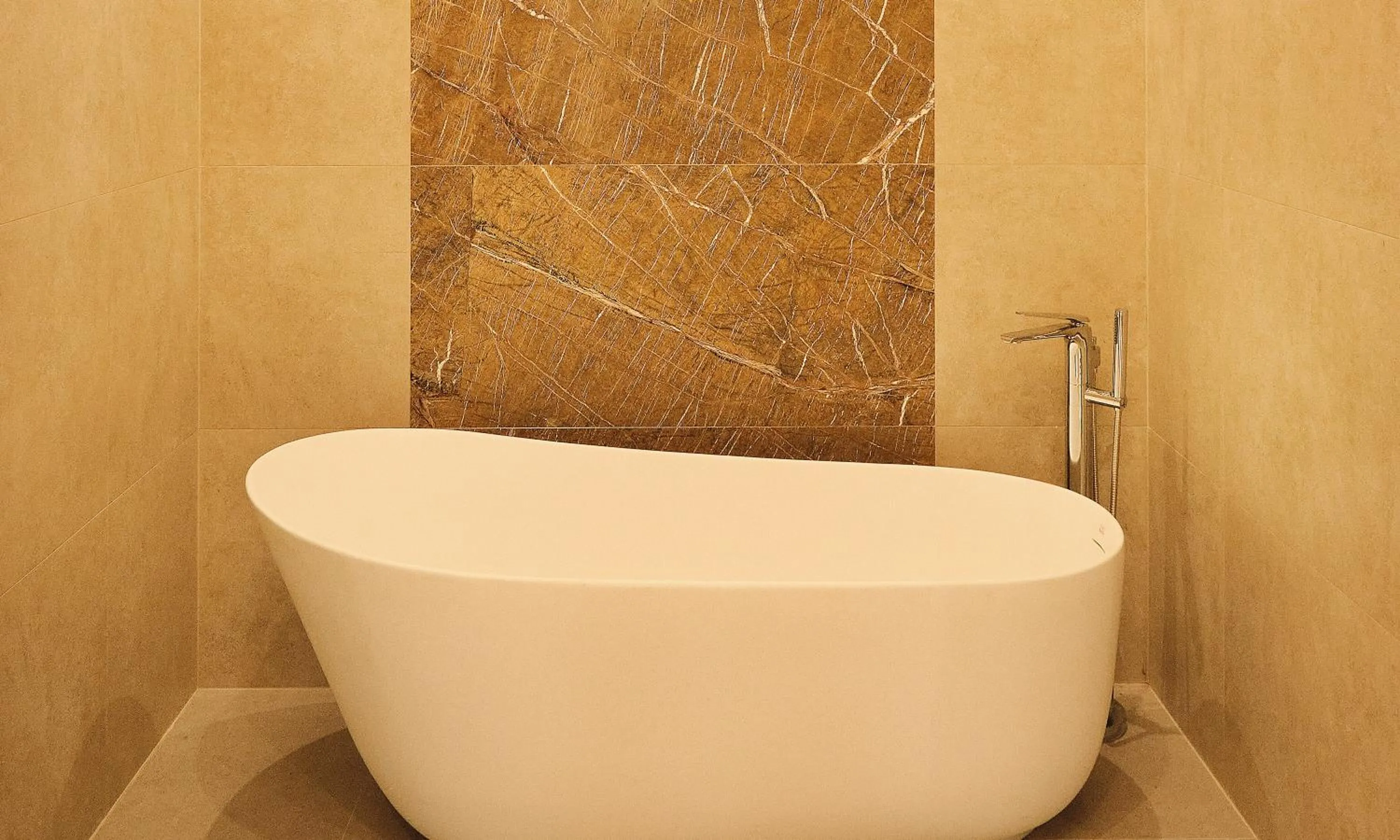 Bath in MonMonBoutique Hotel