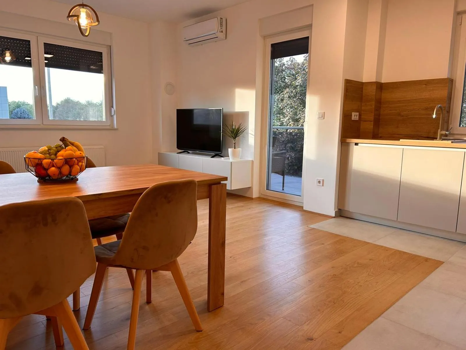 Two-Bedroom Apartment - single occupancy in Apartman TENA, Private parking, Self check in
