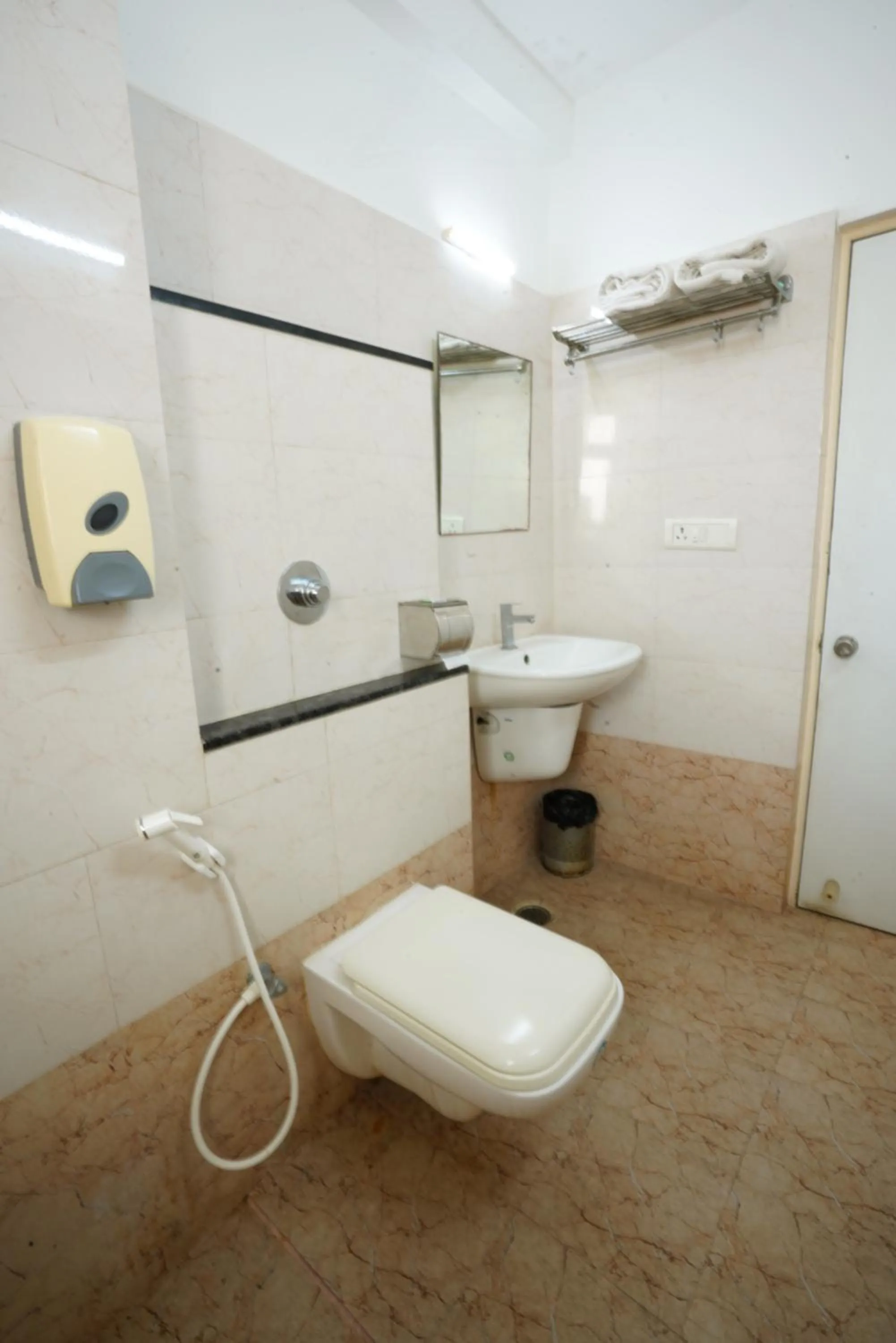 Hotel Grand Bee Bangalore