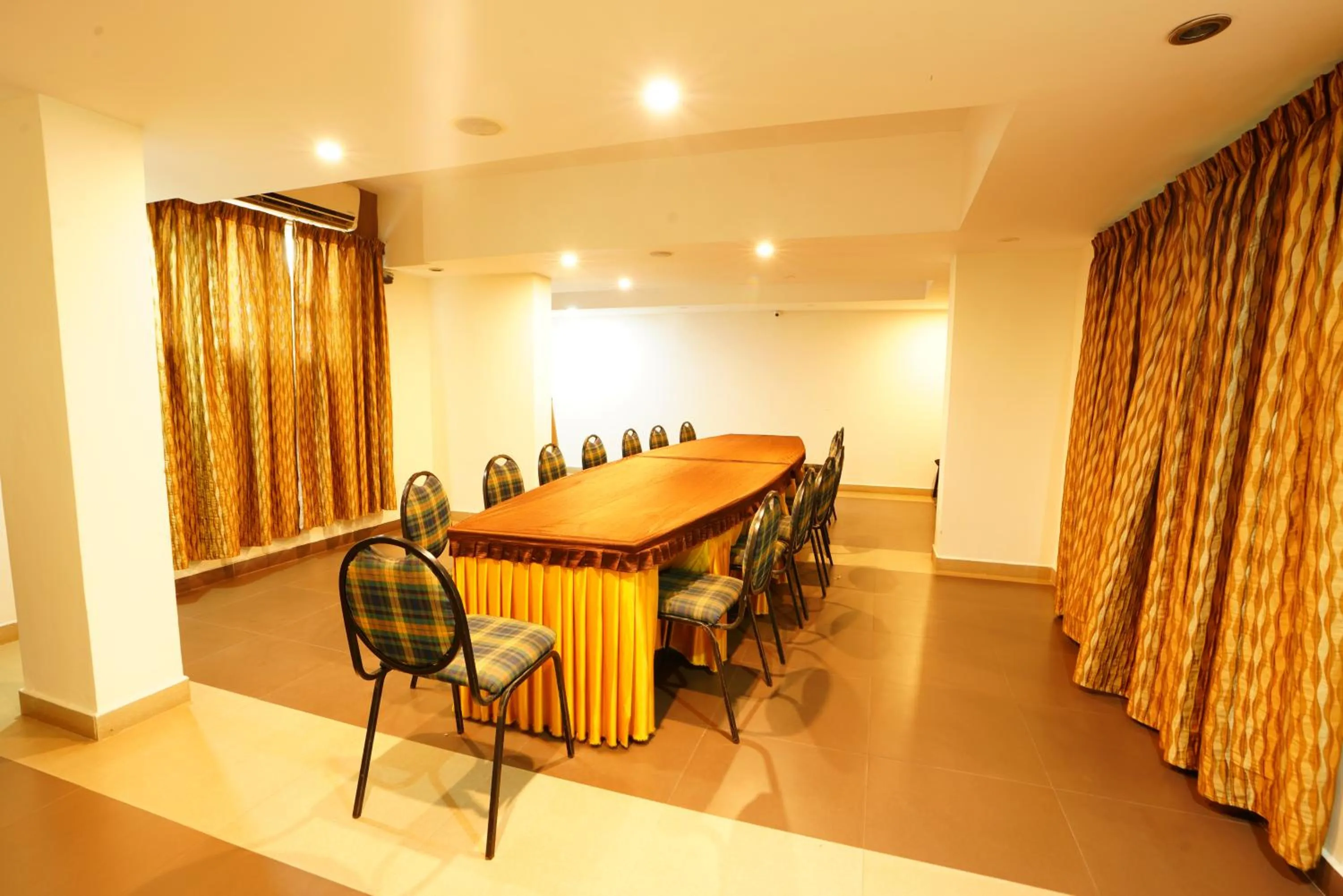 Hotel Grand Bee Bangalore